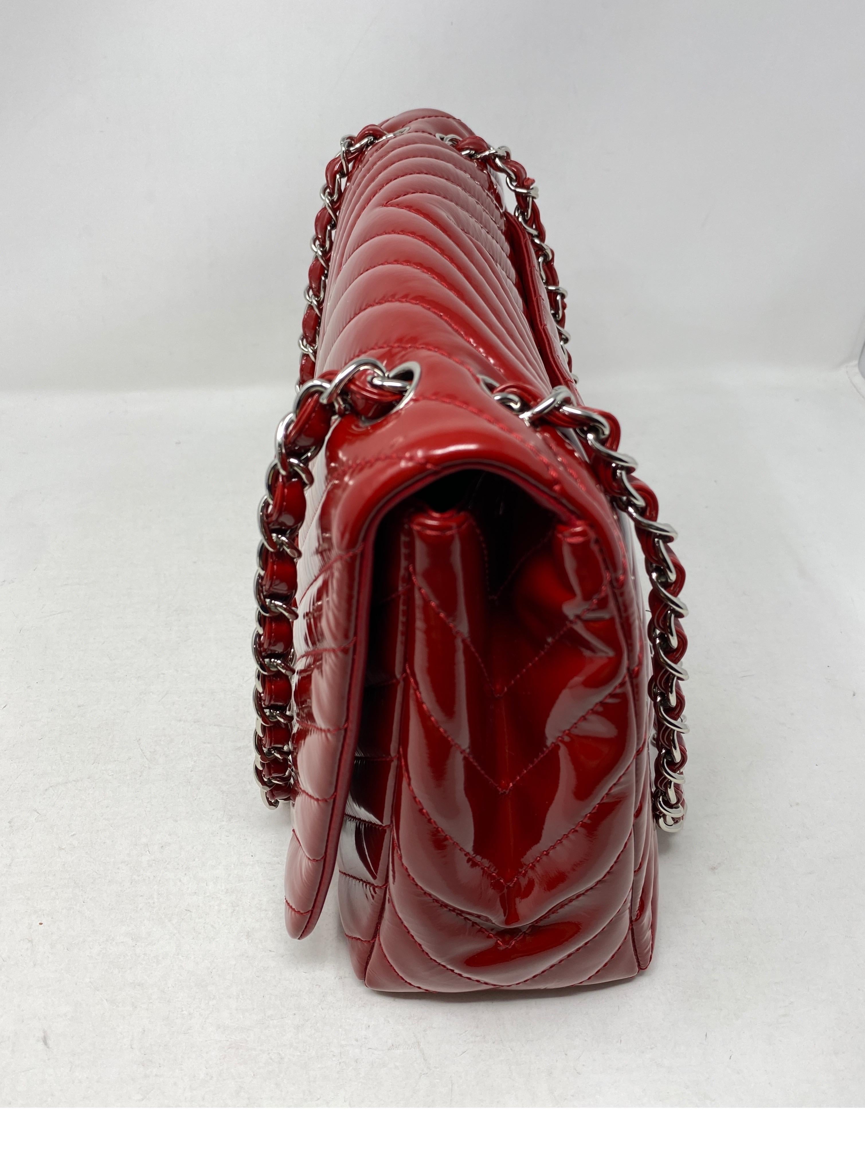 Chanel Rote Maxi-Chevron-Lackledertasche 13