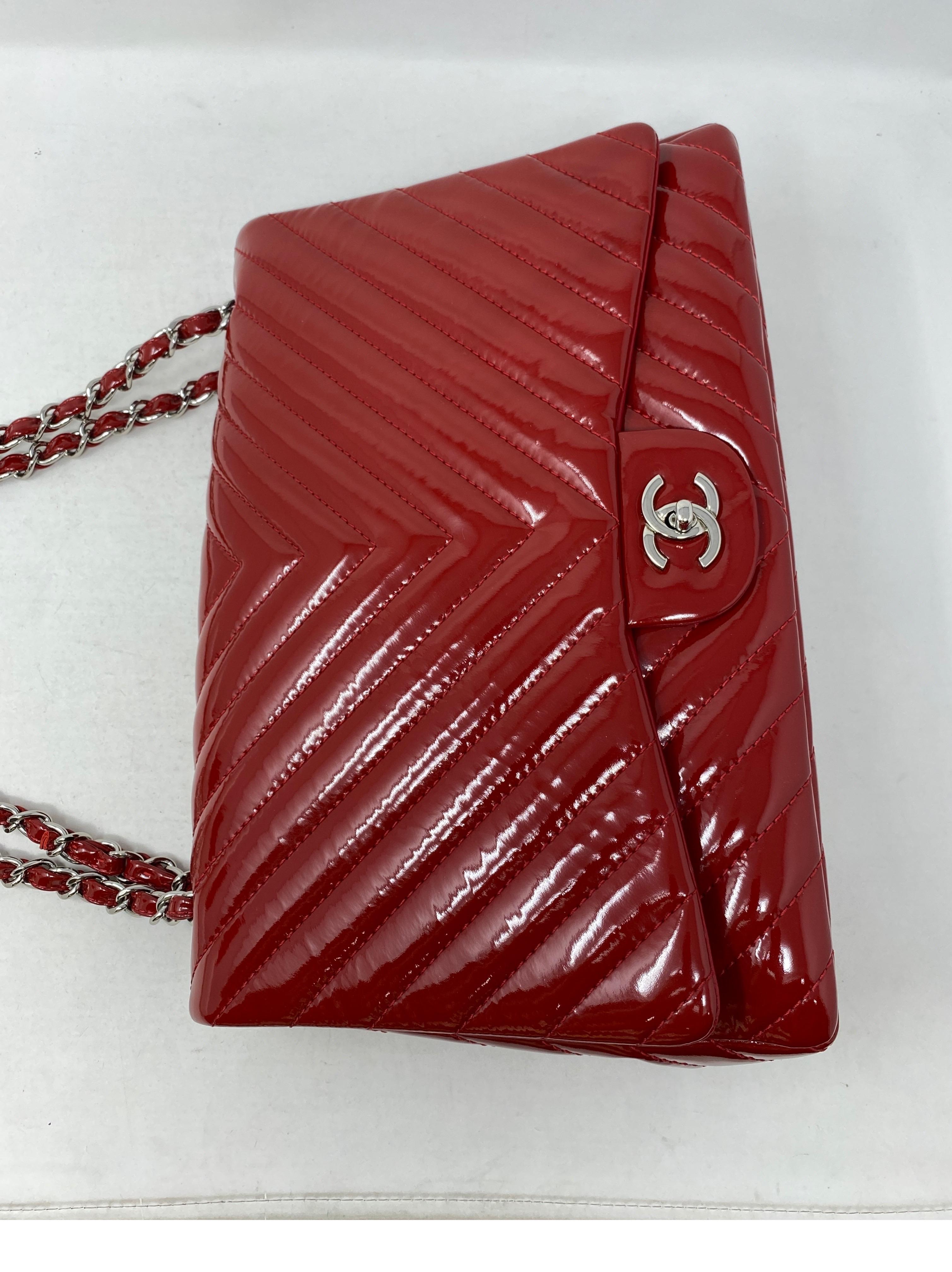 Chanel Rote Maxi-Chevron-Lackledertasche 15