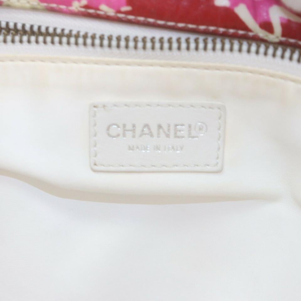 Chanel Red Monogram Floral Tote Bag  863315  In Good Condition In Dix hills, NY