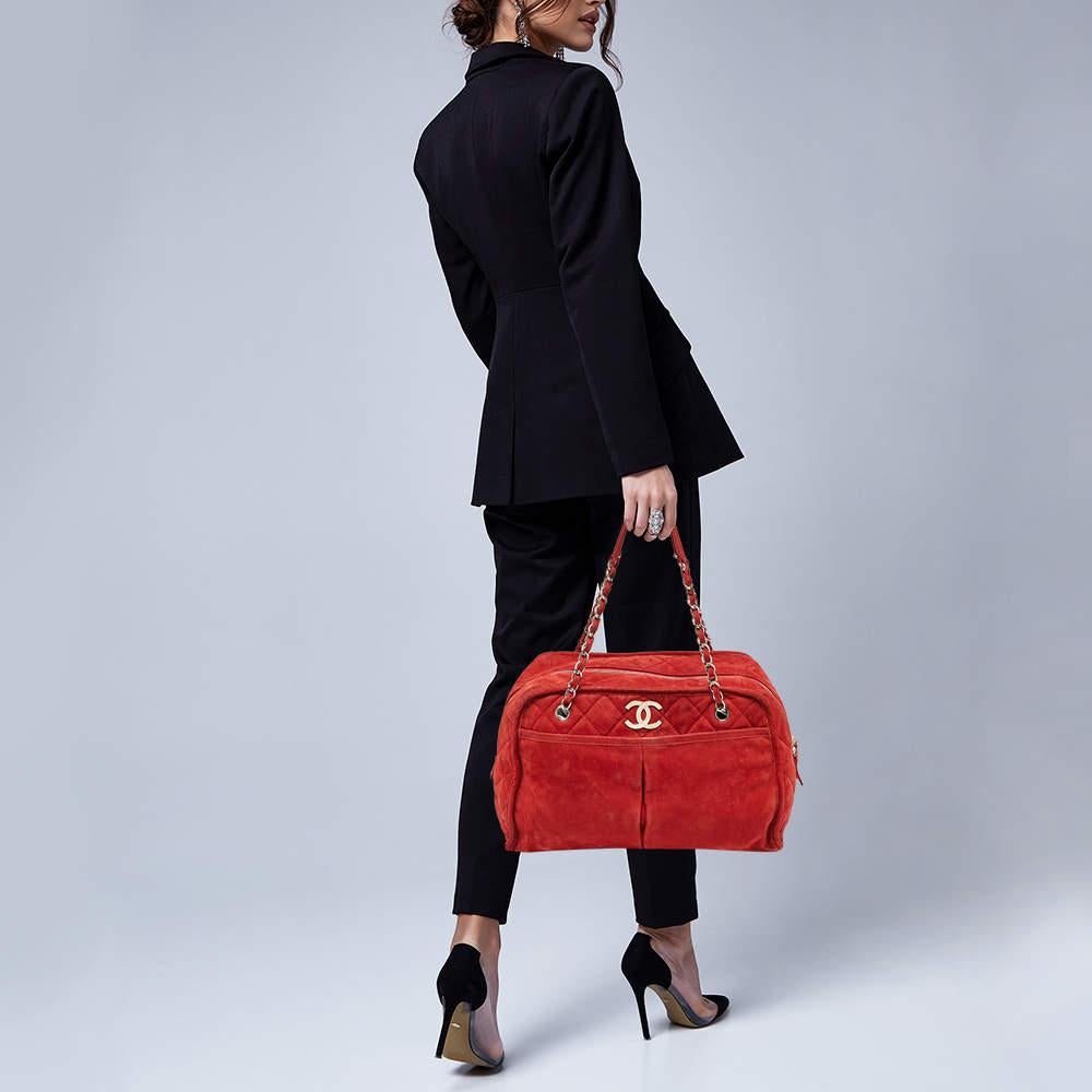 This Chanel Ultra Soft Natural Beauty bag is an example of the brands fine designs that are skillfully crafted to project a classic charm. It is a functional creation with an elevating appeal.