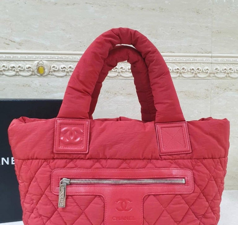 Chanel Red Nylon Coco Cocoon Bag In Good Condition For Sale In Kiev, UA