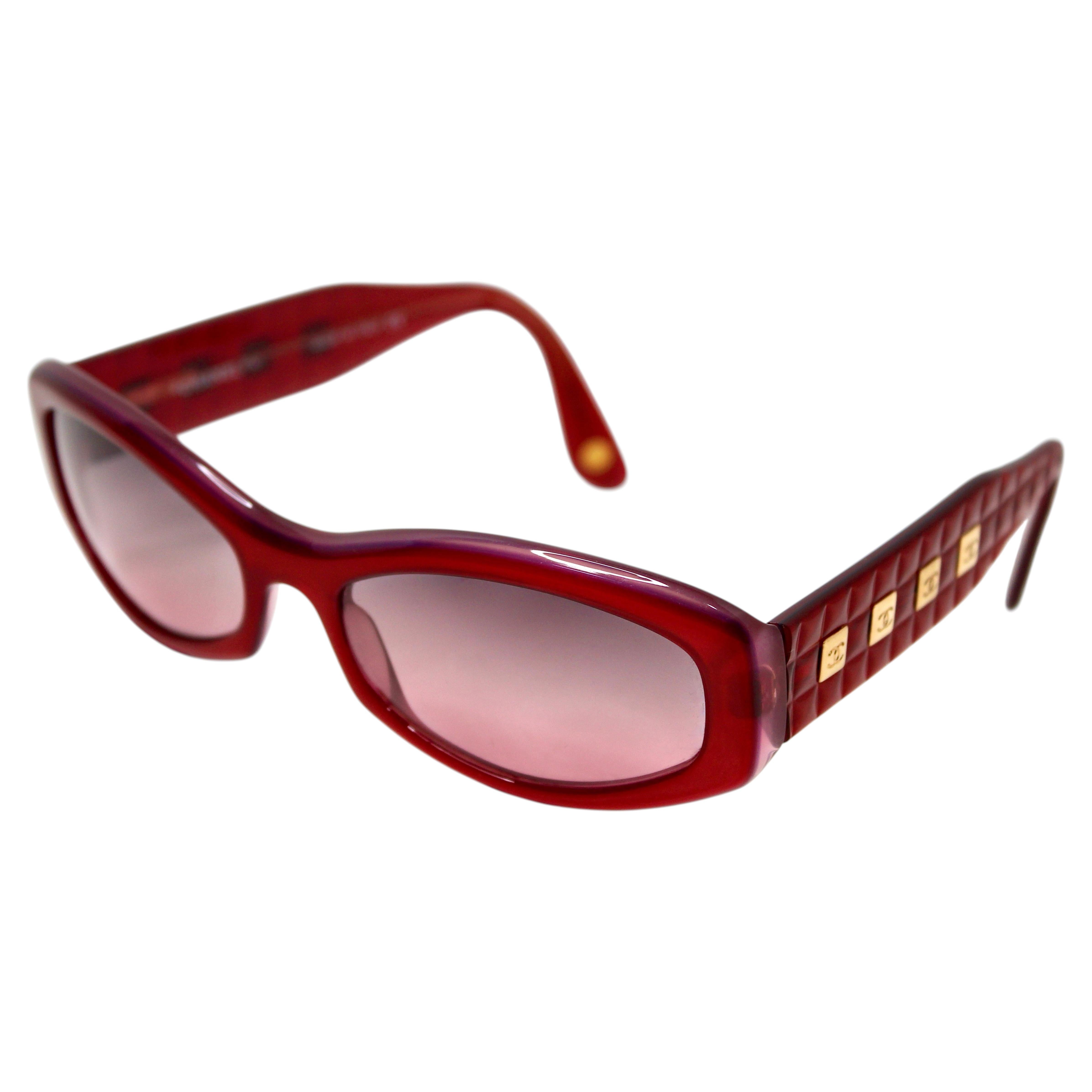 Chanel Red Oval Chocolate Bar Quilted Sunglasses circa Y2K For Sale