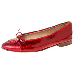 Chanel Red Patent And Leather CC Cap Toe Ballet Flats Size 40.5