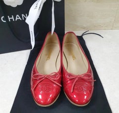 CHANEL Red Patent Leather CC Logo Ballet Flats