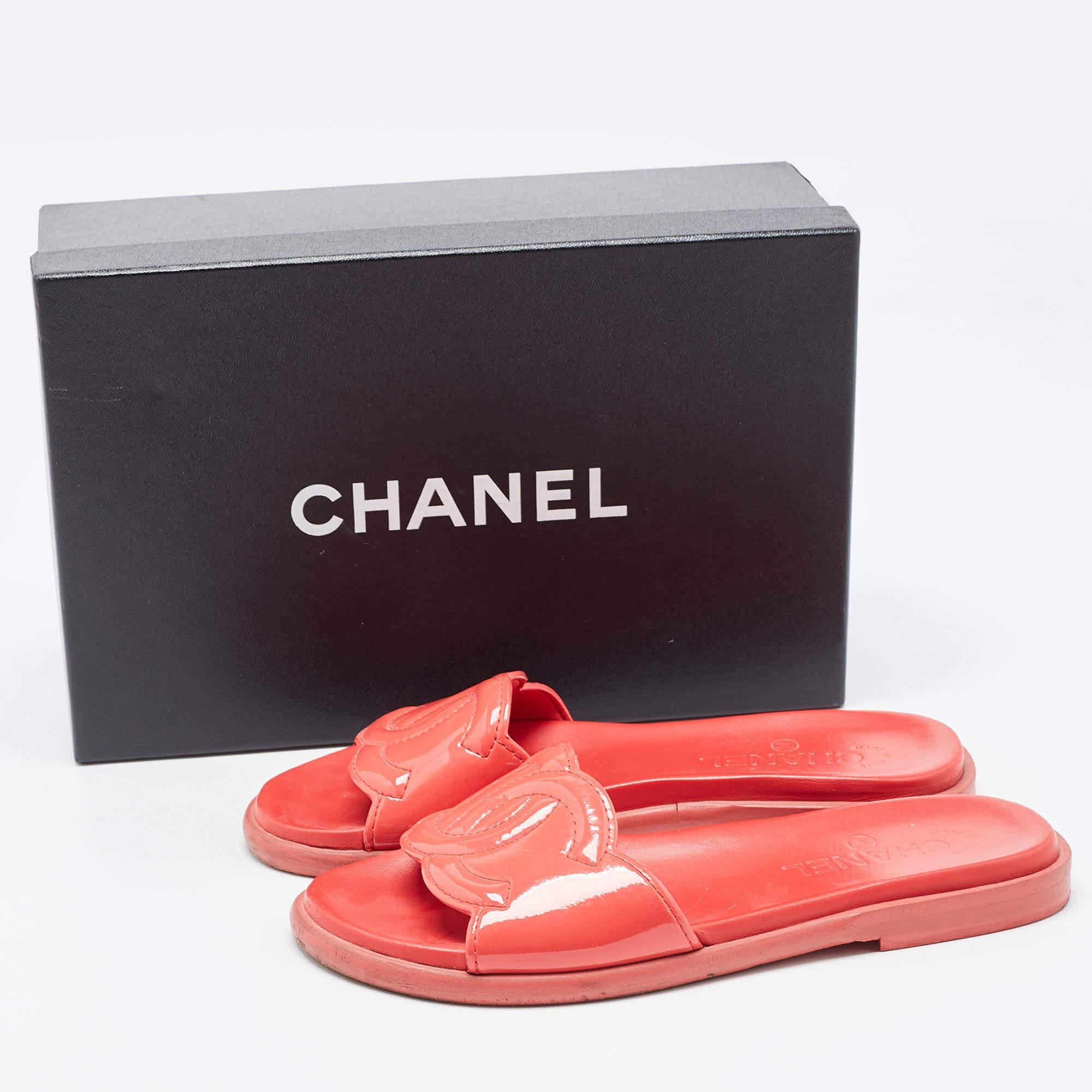 Chanel Red Patent Leather CC Slides Size 37 2