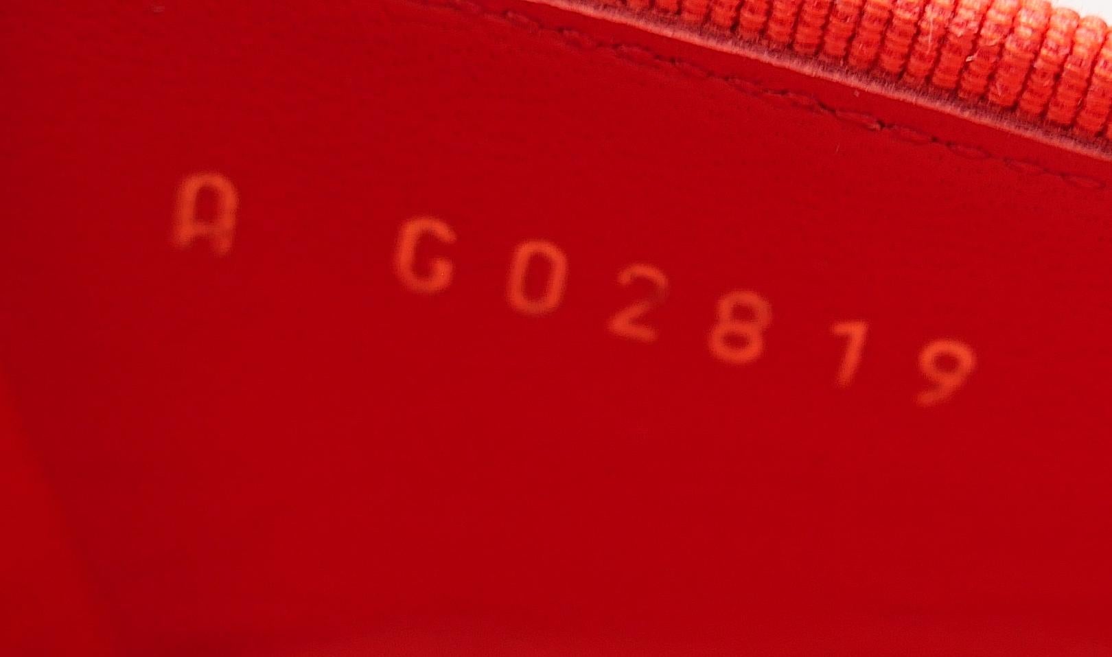 Chanel - Ballerines CC en cuir verni rouge en vente 1