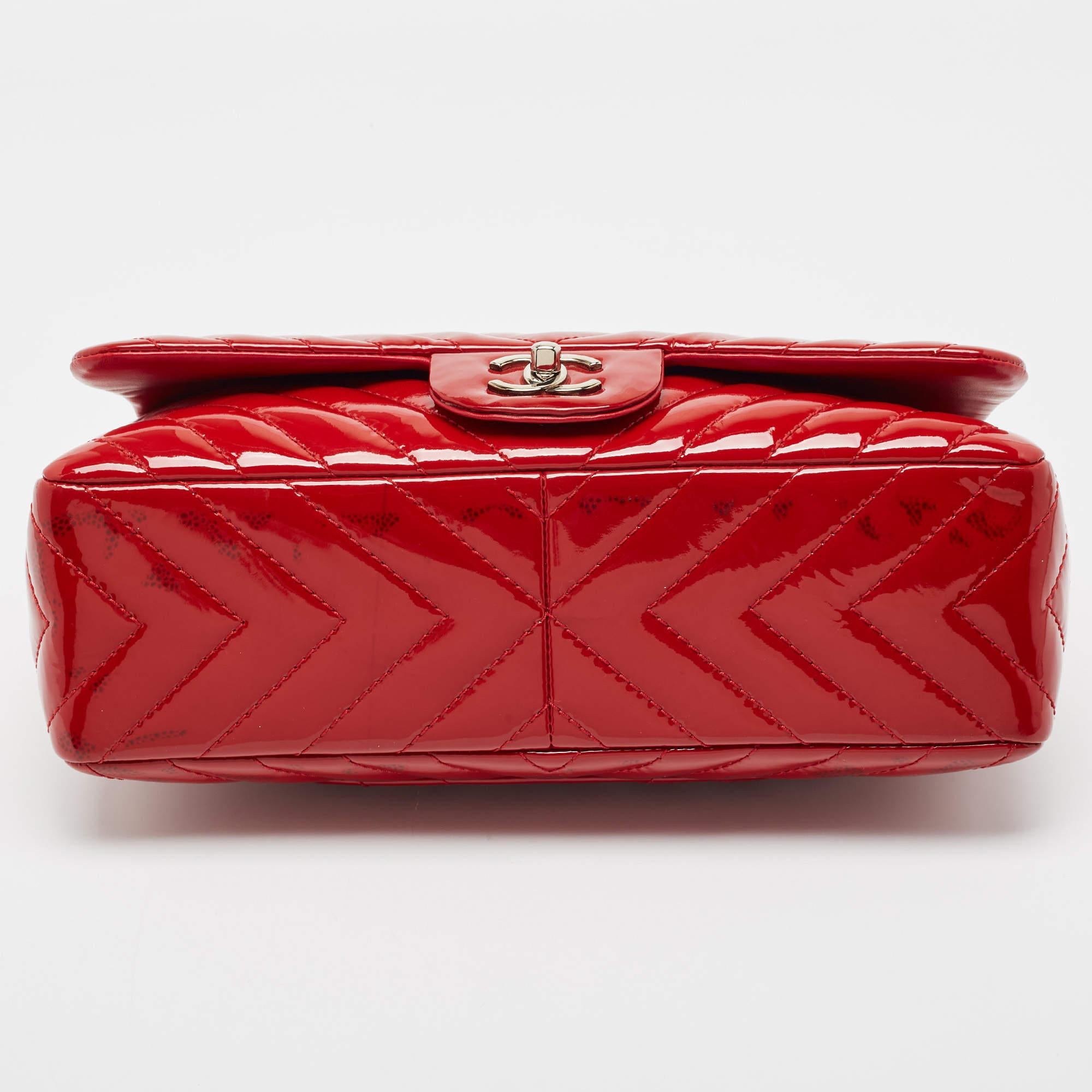 Chanel Red Patent Leather Chevron Jumbo Classic Flap Bag For Sale 7