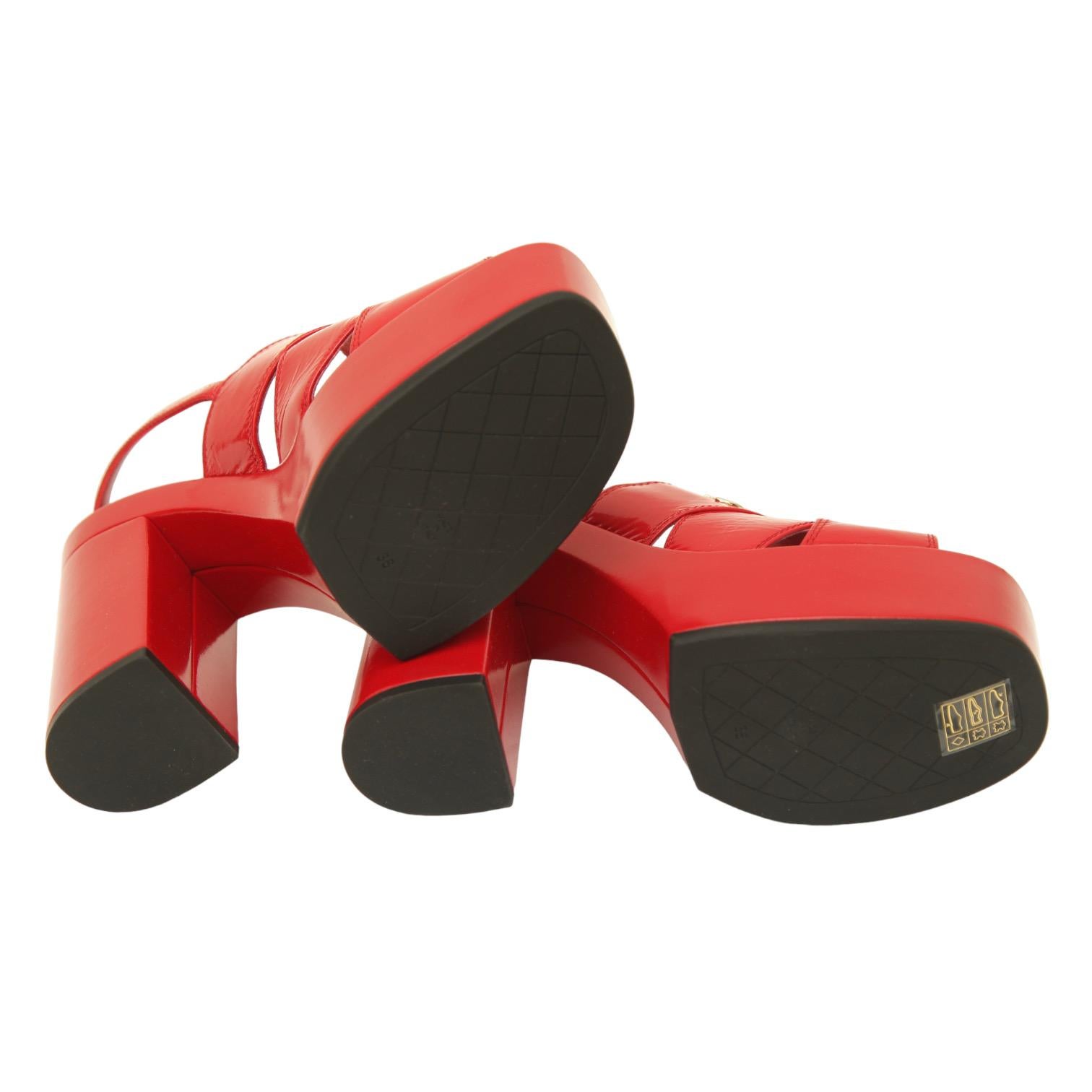 CHANEL Red Patent Leather Platform Sandals Gold HW Sz 38 RUNWAY 2023 BNIB 5
