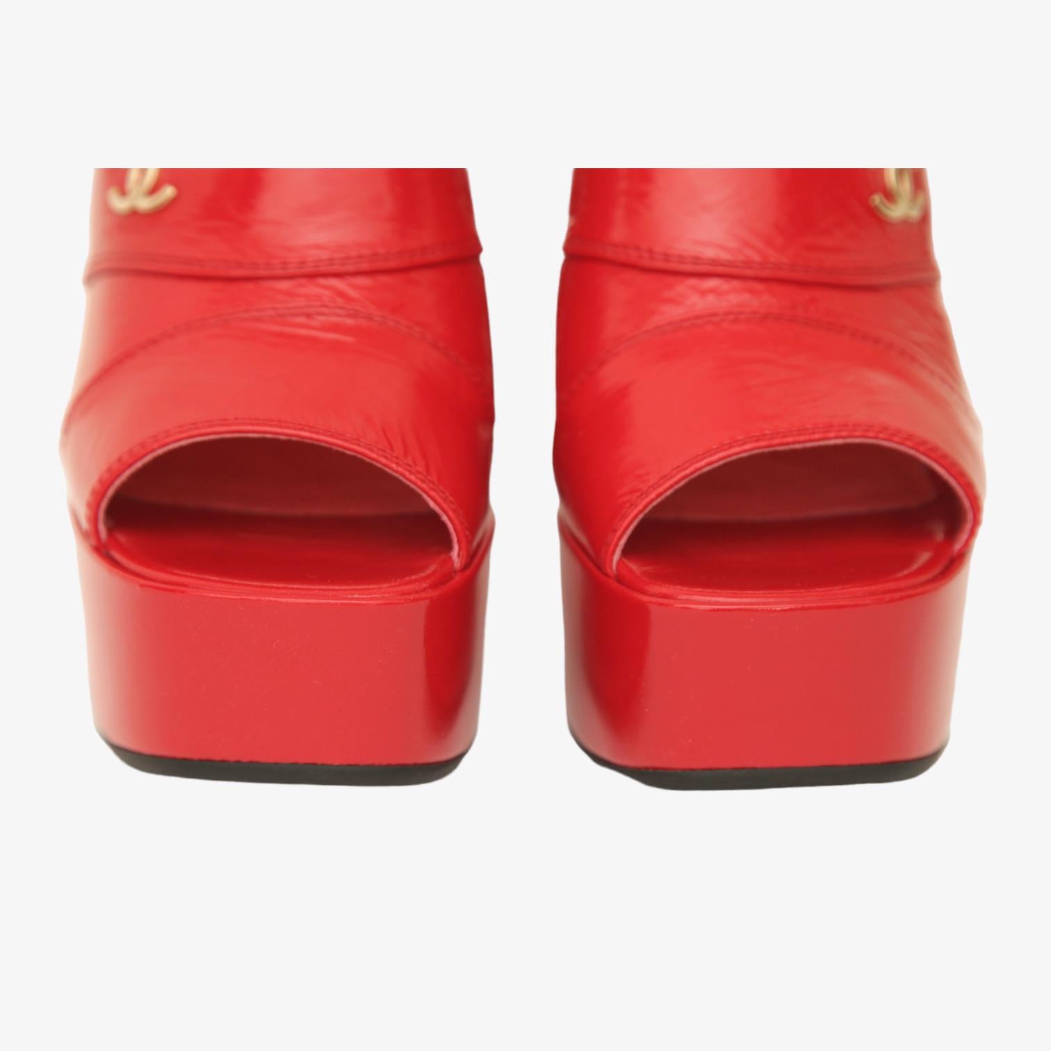 CHANEL Red Patent Leather Platform Sandals Gold HW Sz 38 RUNWAY 2023 BNIB 2