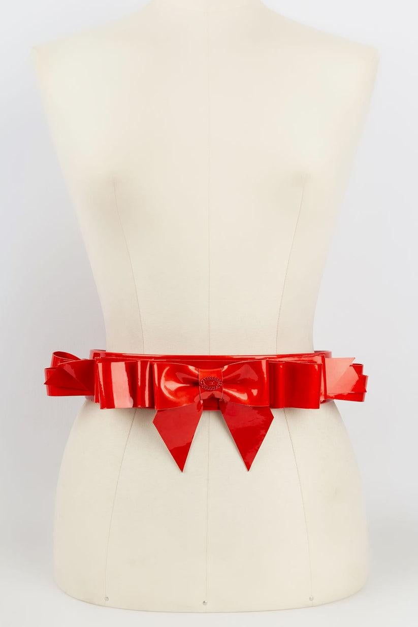 Chanel Red Patent Leather with a Bow Belt Spring, 2008 In Excellent Condition In SAINT-OUEN-SUR-SEINE, FR