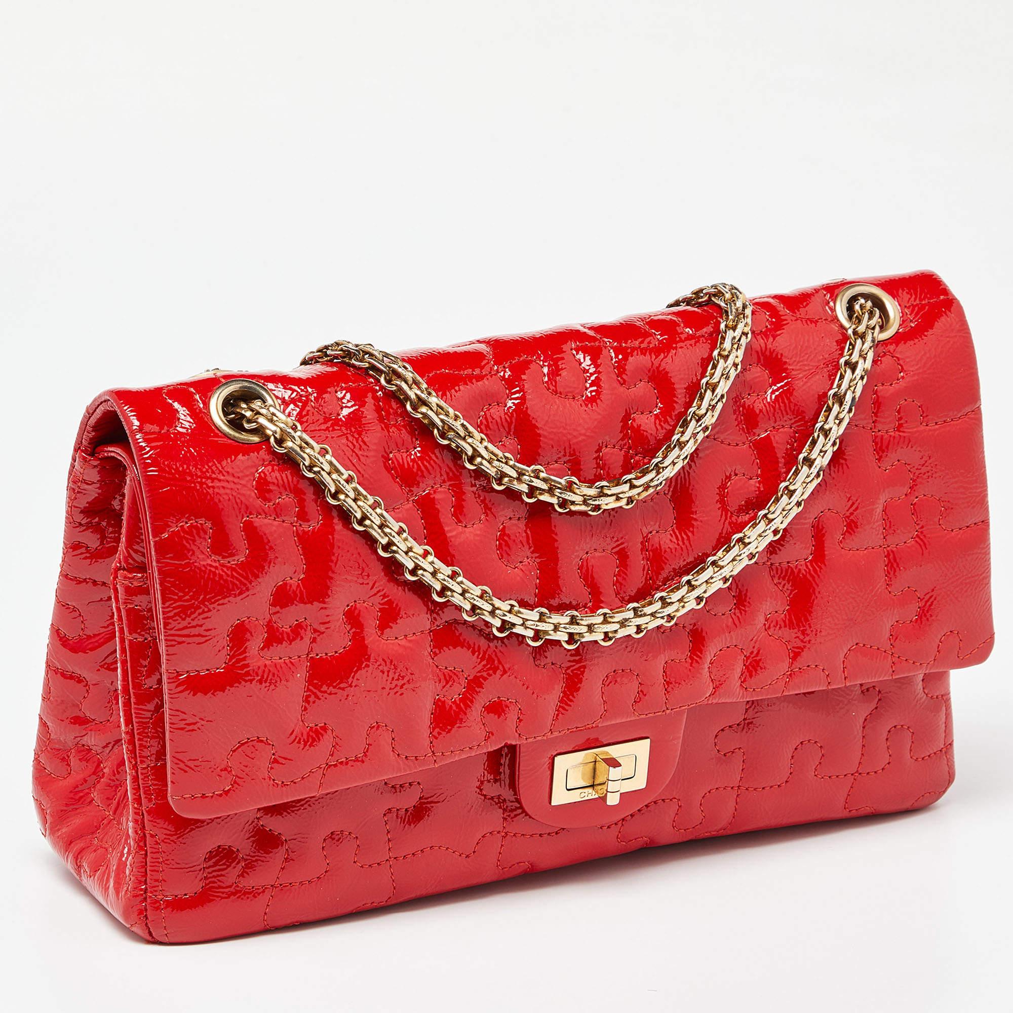 Chanel Red Puzzle Patent Leather Classic 226 Reissue 2.55 Flap Bag In Good Condition For Sale In Dubai, Al Qouz 2
