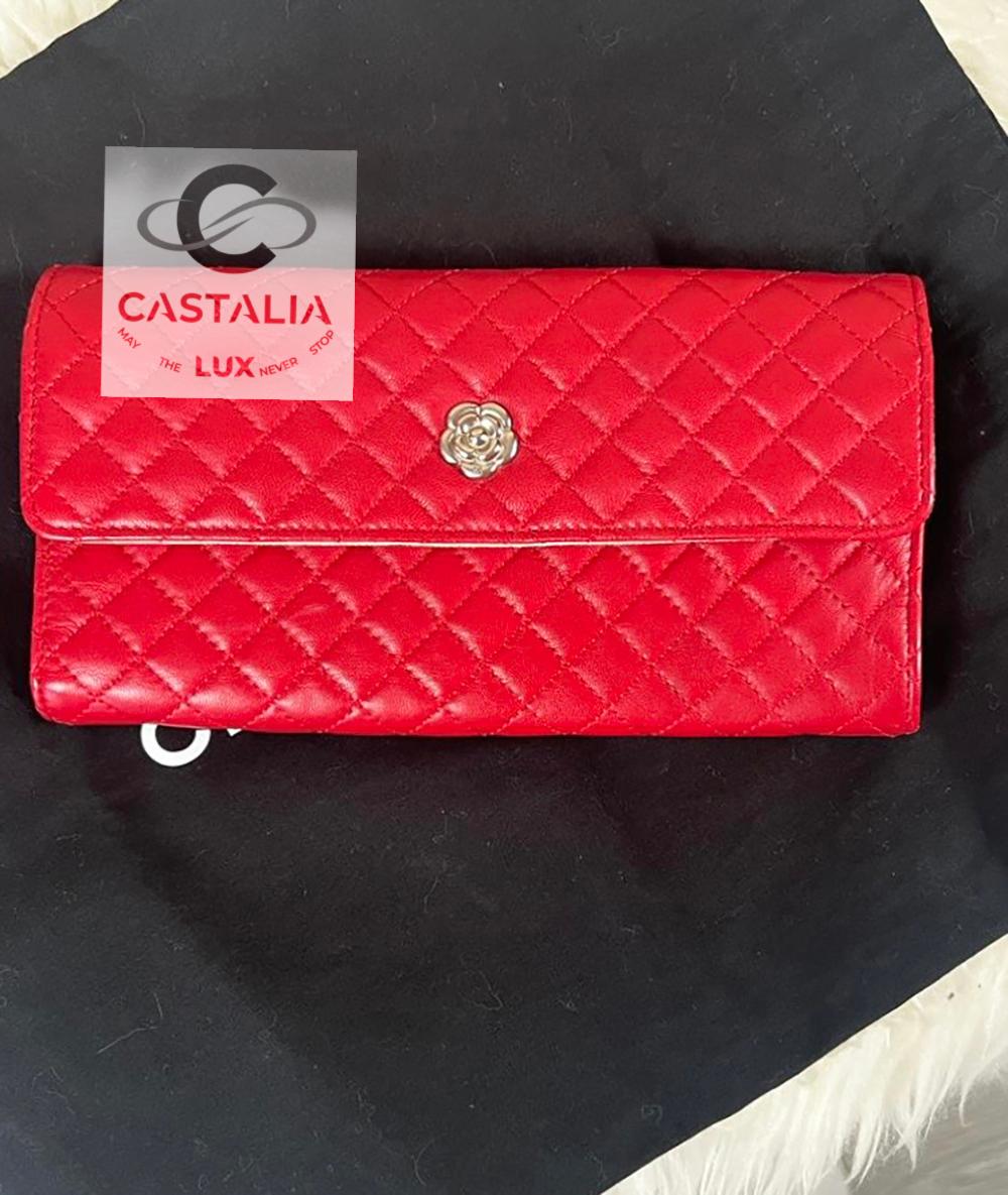 Women's or Men's Chanel Red Quilted Camellia Wallet Clutch