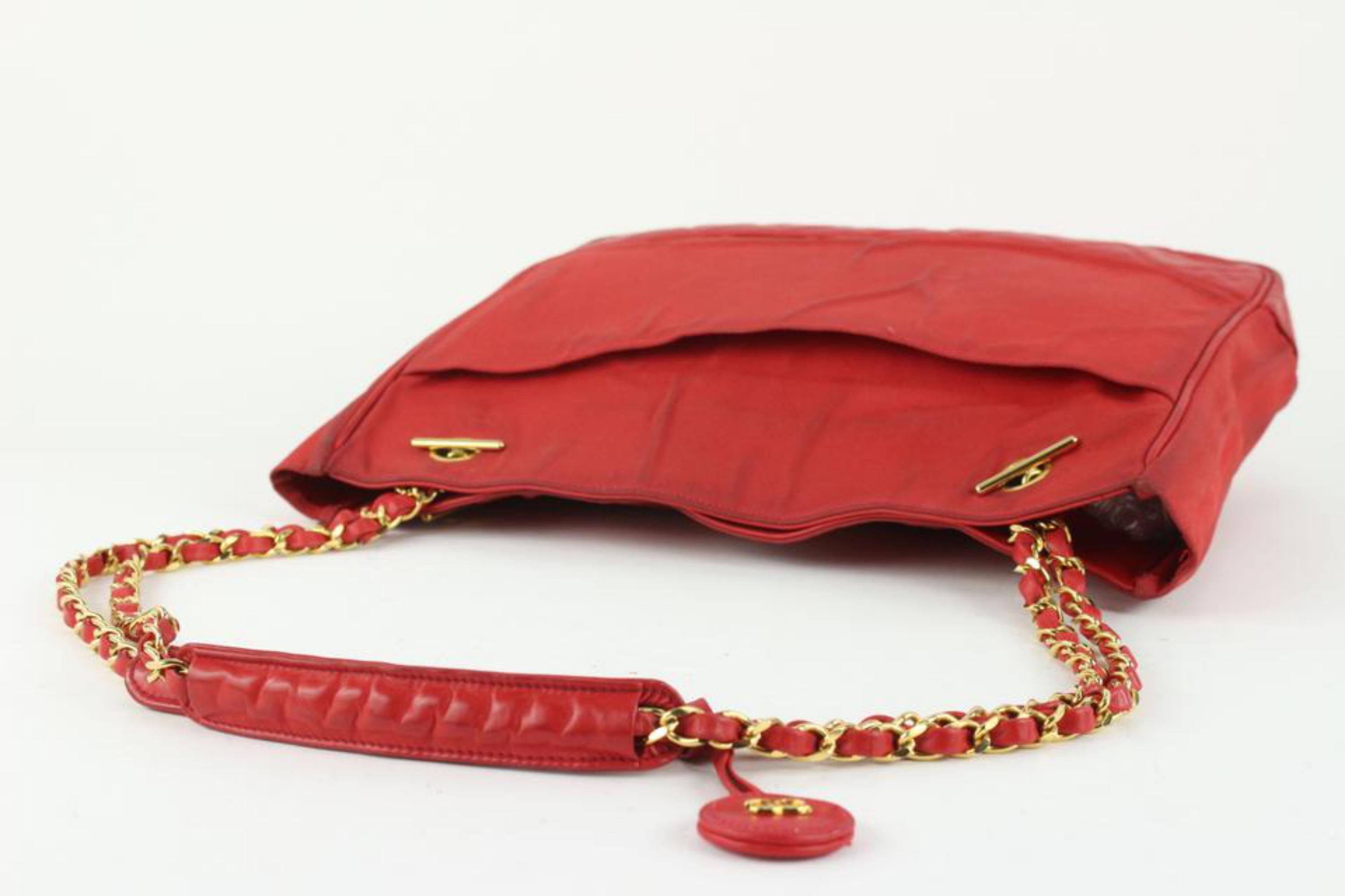 Chanel Red Quilted Canvas x Lambskin Gold Chain Tote Bag 16cc1029 For Sale 1