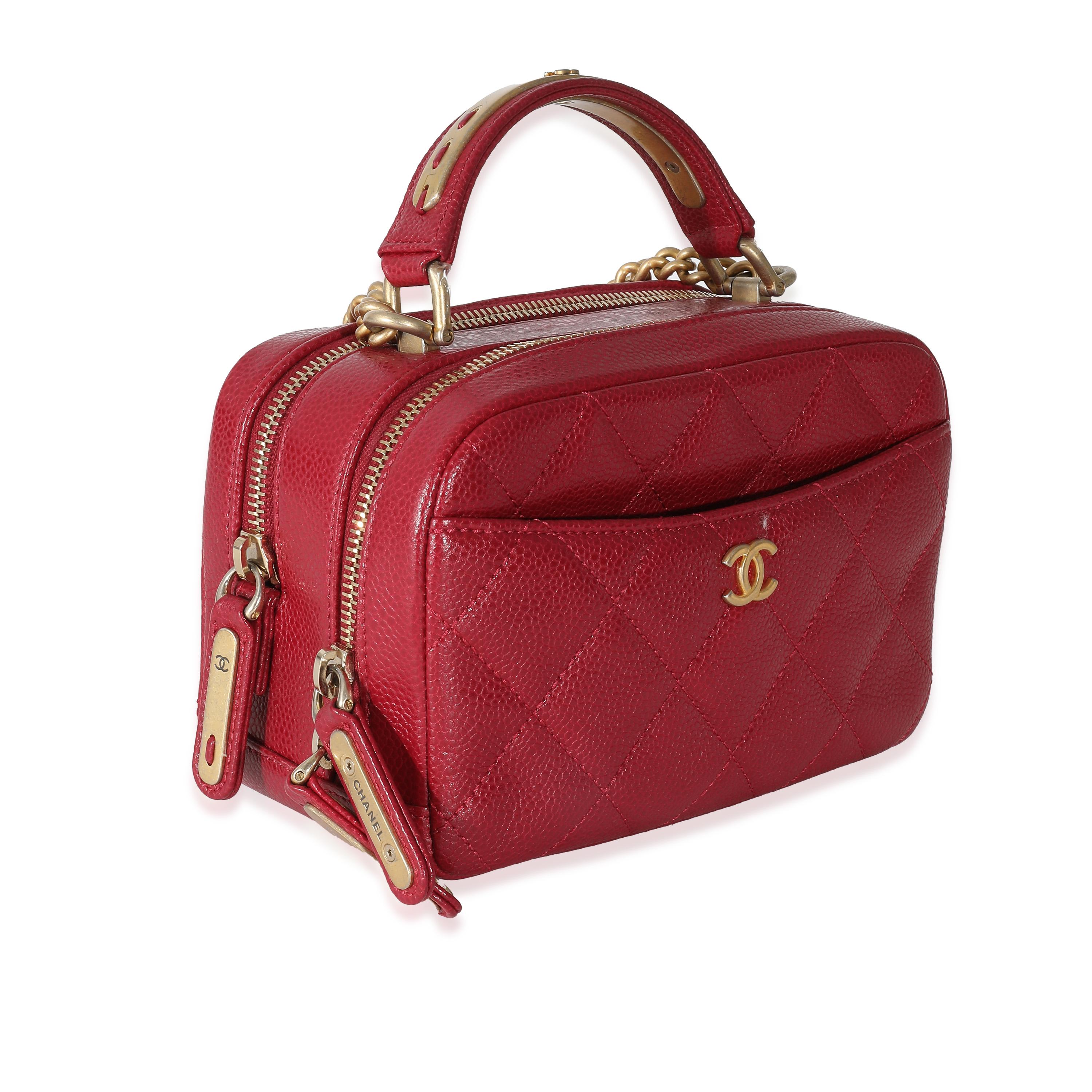 Rouge Chanel - Mini sac de bowling matelassé rouge en vente