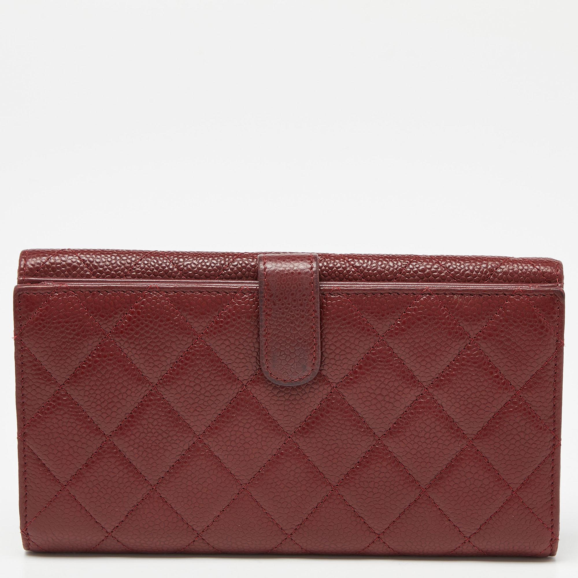 This gorgeous wallet from the house of Chanel is crafted from leather and carries a lovely quilted exterior. Styled with a CC-adorned flap and equipped with multiple slots, it is a must-have.

Includes: Original Dustbag, Authenticity Card, Original