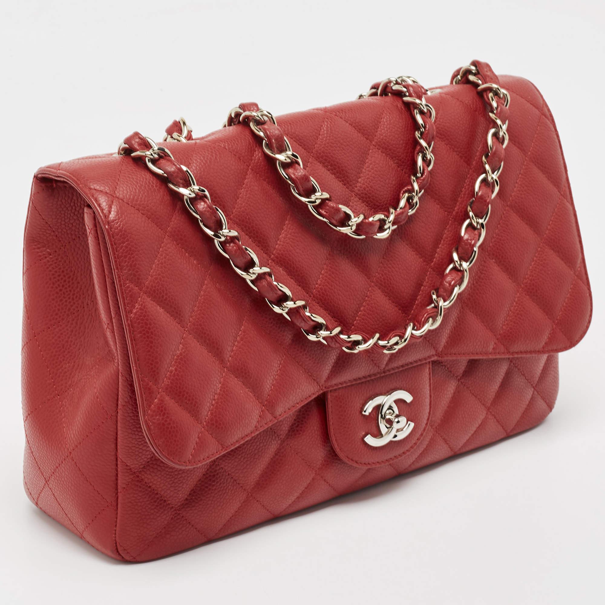 Chanel Red Quilted Caviar Leather Jumbo Classic Single Flap Bag In Good Condition For Sale In Dubai, Al Qouz 2