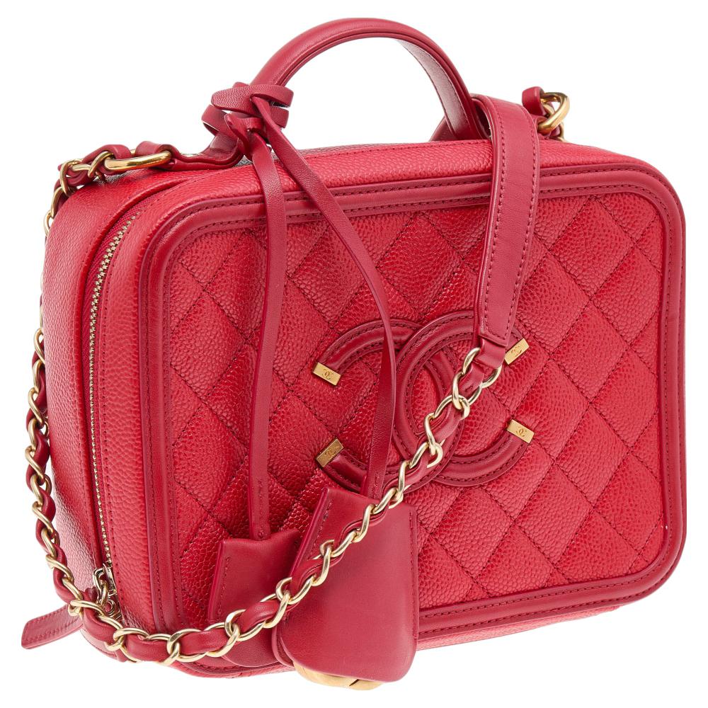 Chanel Red Quilted Caviar Leather Medium CC Filigree Vanity Case Bag In Good Condition In Dubai, Al Qouz 2