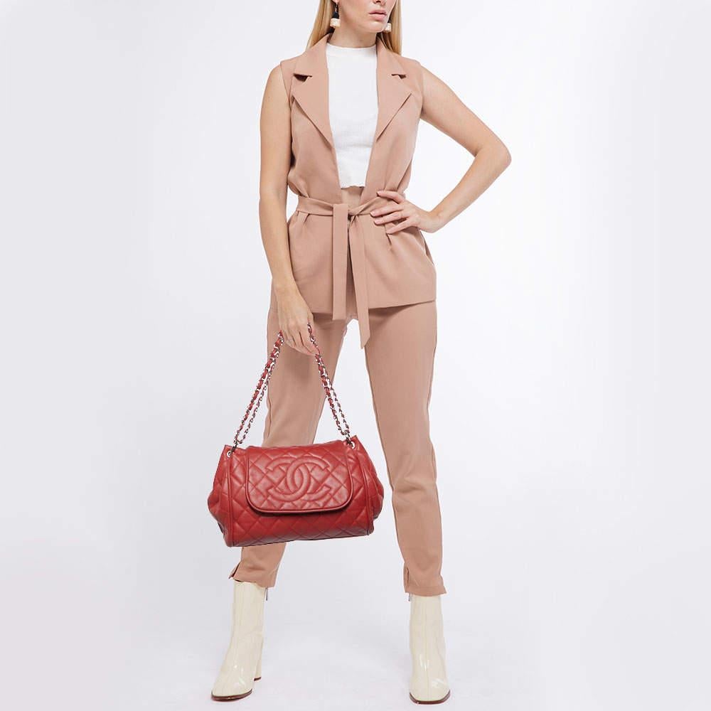 Designer bags are ideal companions for ample occasions Here we have a fashion meets functionality piece crafted with precision. It has been equipped with a well sized interior that can easily fit all your essentials.