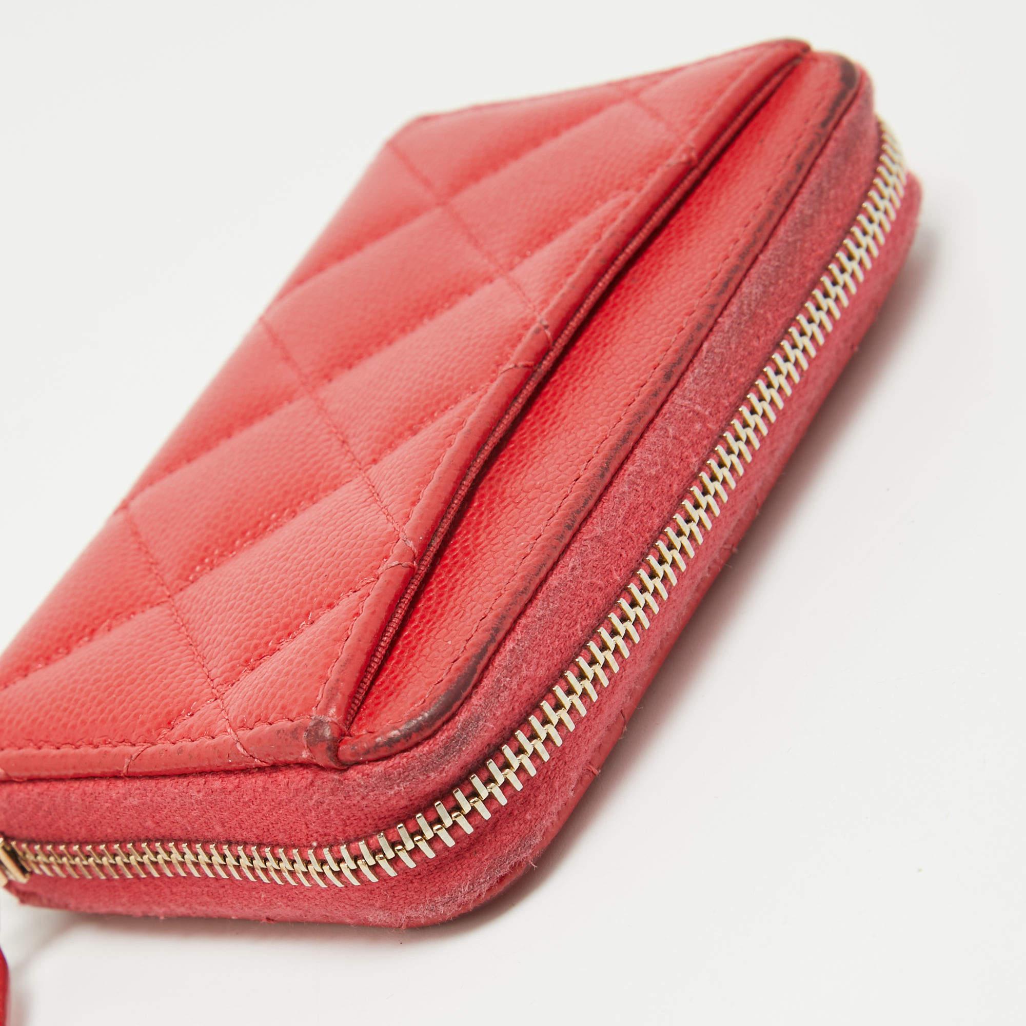 Women's Chanel Red Quilted Caviar Leather Zip Around Coin Purse For Sale