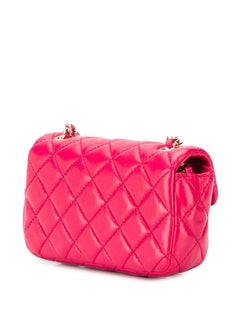 Chanel Rote gesteppte Mini-Klappentasche mit Charme