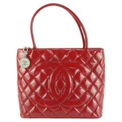 Chanel Red Quilted Enamel Medallion Zip Tote Bag 59cz55s