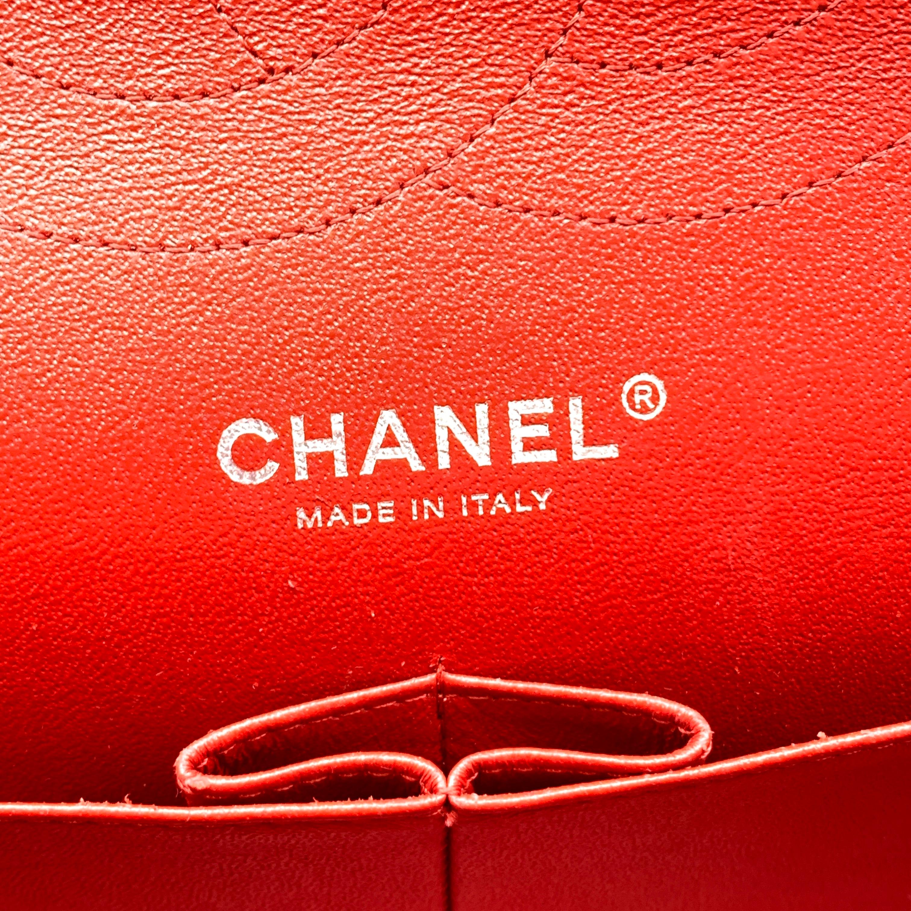 Chanel Rote gesteppte Jumbo Timeless Classic Umhängetasche 30 cm 5