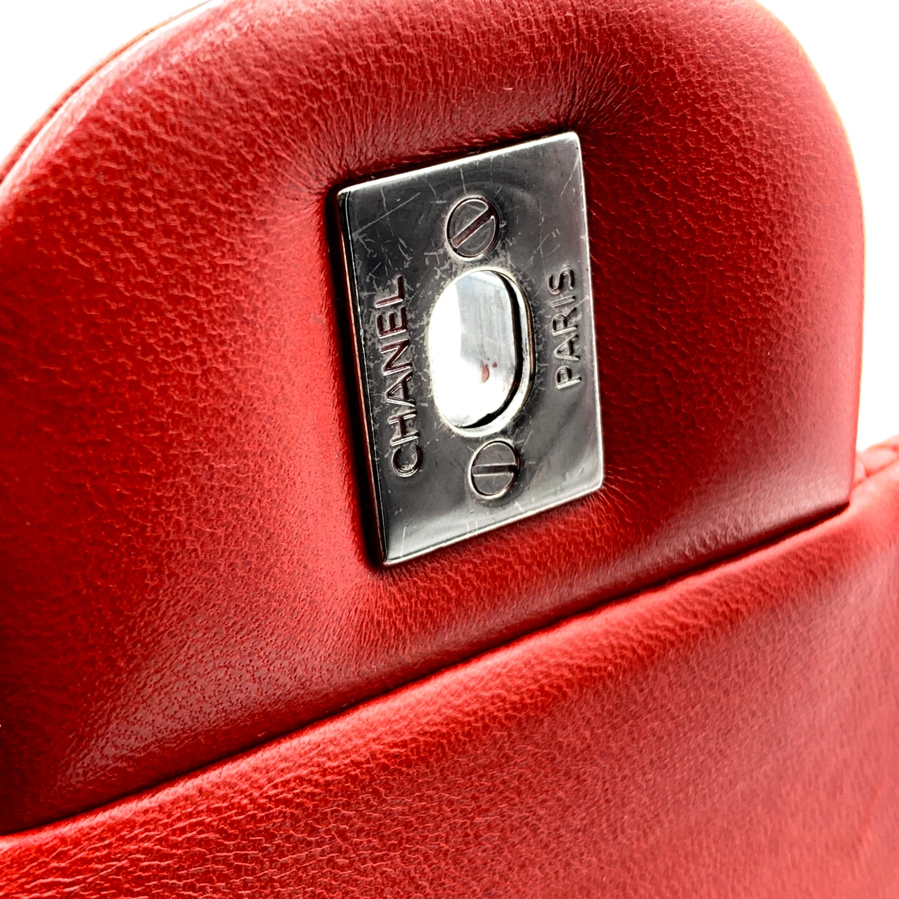 Chanel Rote gesteppte Jumbo Timeless Classic Umhängetasche 30 cm 4