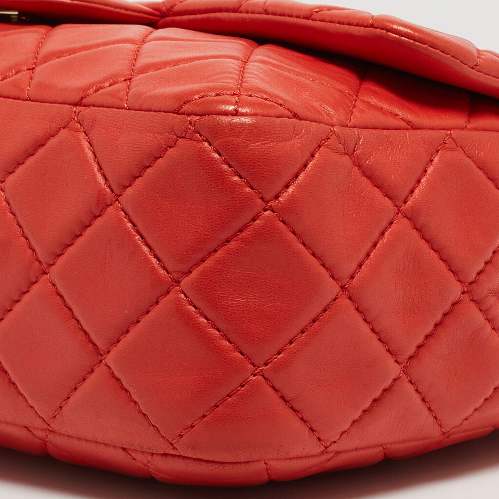Chanel Red Quilted Lambskin Leather Jumbo Classic Single Flap Bag For Sale 4