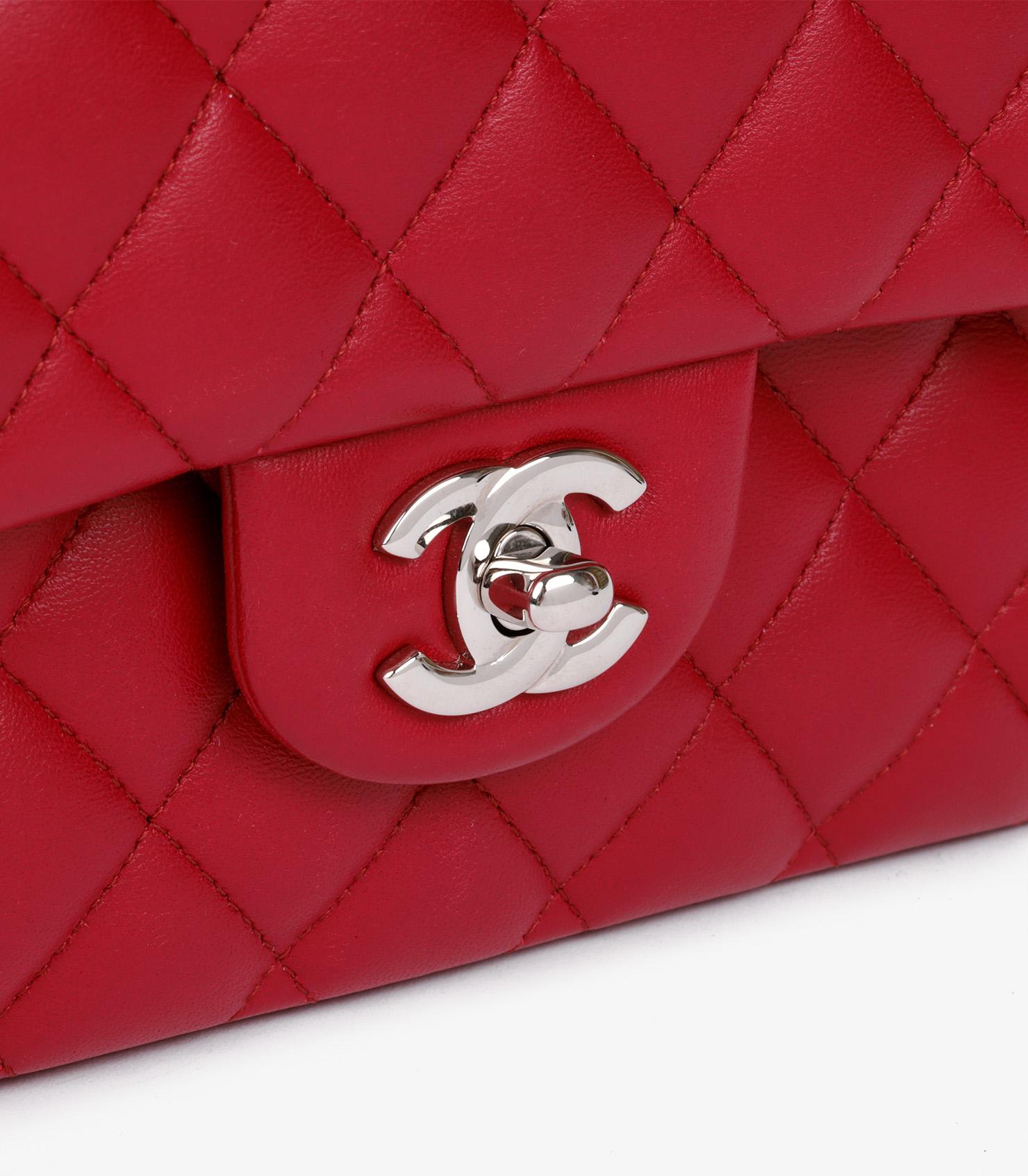 Chanel - Sac classique à double rabat moyen en cuir d'agneau matelassé rouge en vente 3