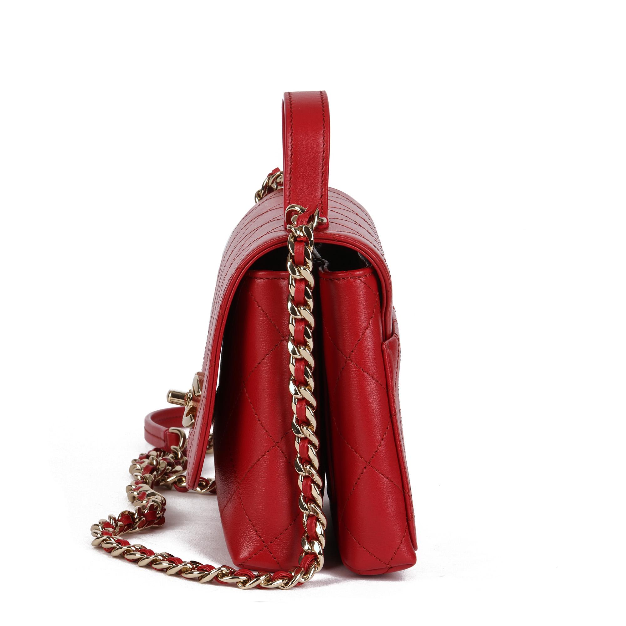 CHANEL Rote Mini Classic Top Handle Flap Bag aus gestepptem Lammfell Damen im Angebot