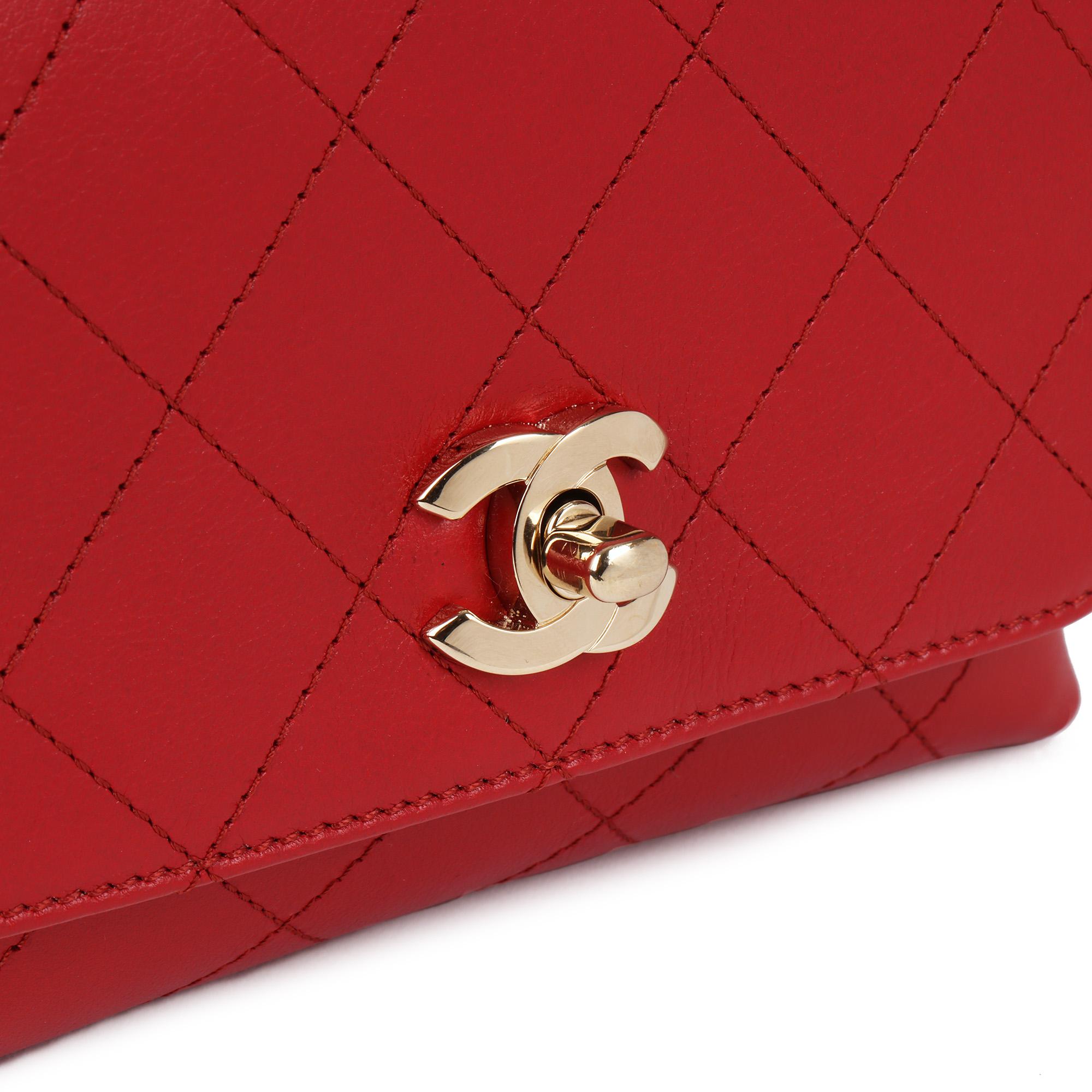 CHANEL Rote Mini Classic Top Handle Flap Bag aus gestepptem Lammfell im Angebot 2