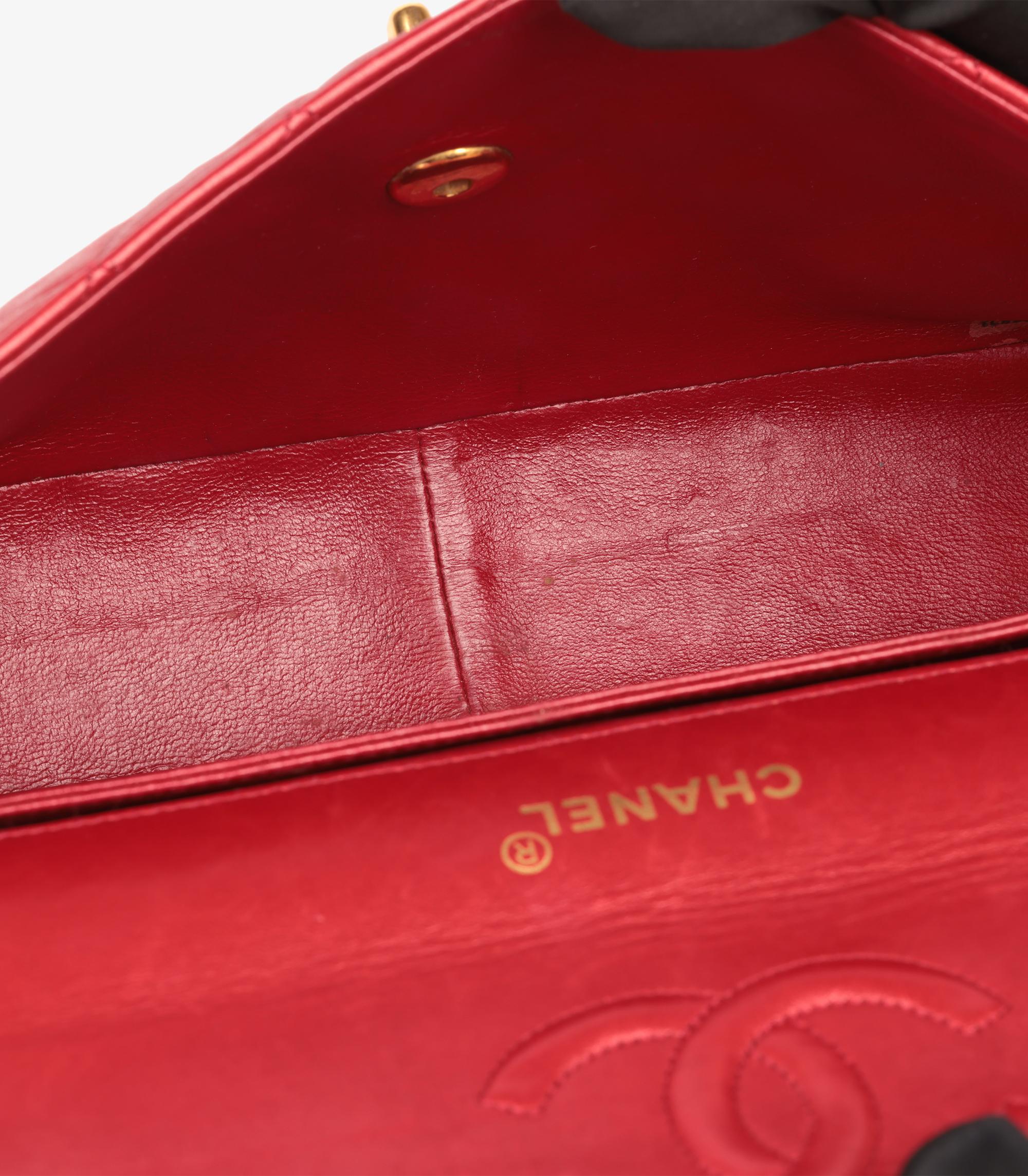 Chanel Rote gesteppte Vintage Medium Classic Single Flap Tasche mit Beutel aus Lammfell im Angebot 3
