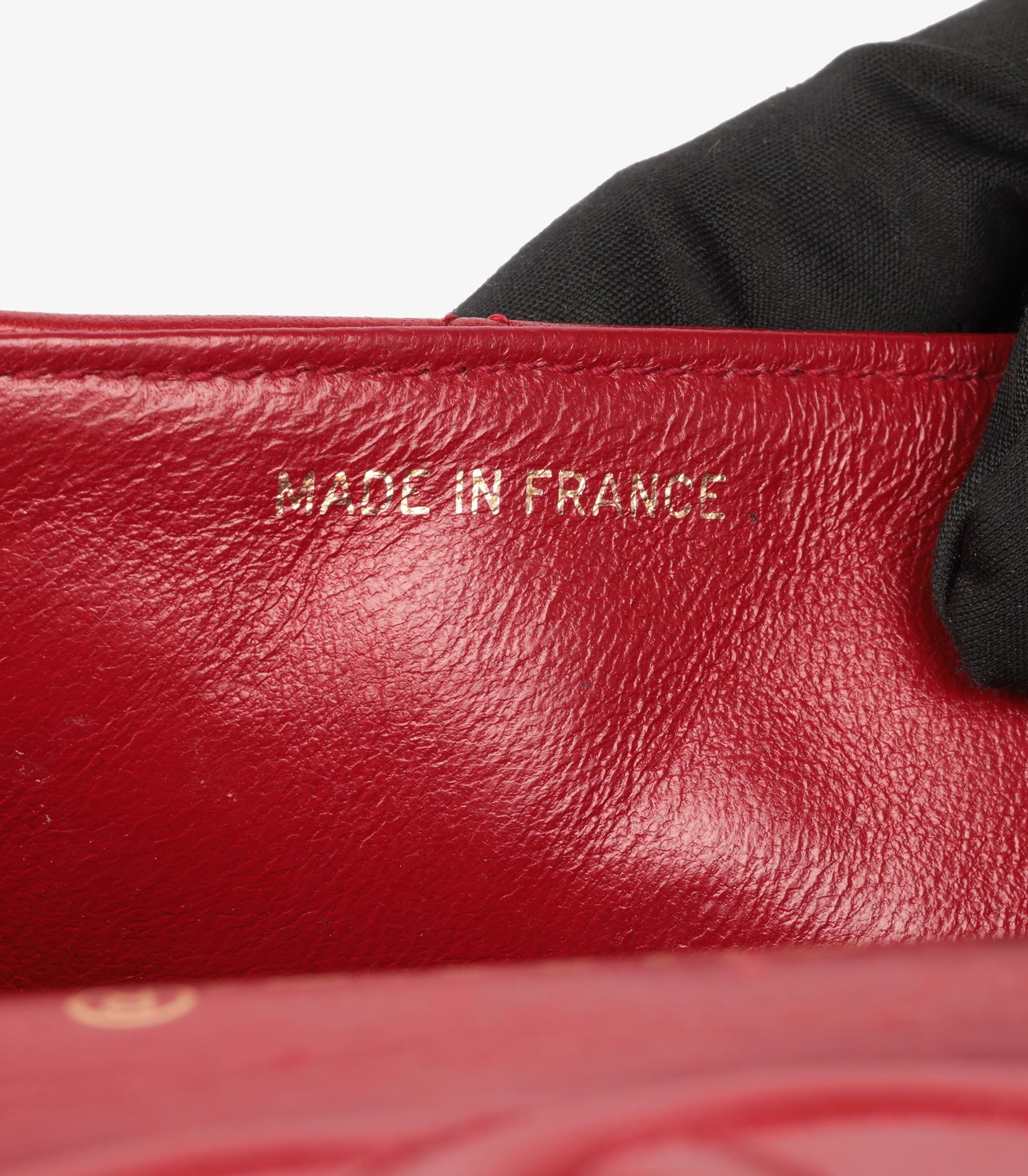 Chanel Rote gesteppte Vintage Medium Classic Single Flap Tasche mit Beutel aus Lammfell im Angebot 4