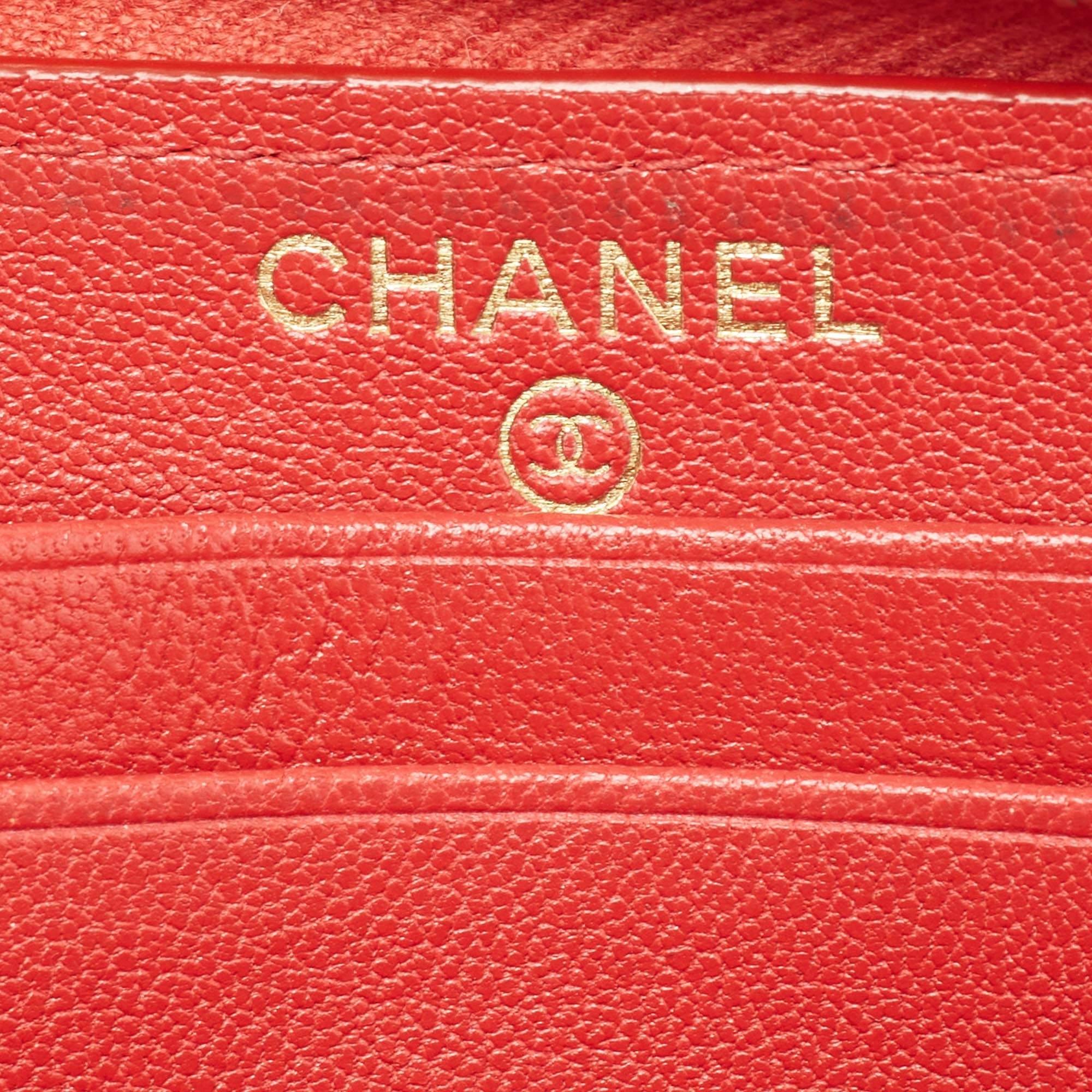 Chanel Red Quilted Leather 19 Zipped Wallet 3