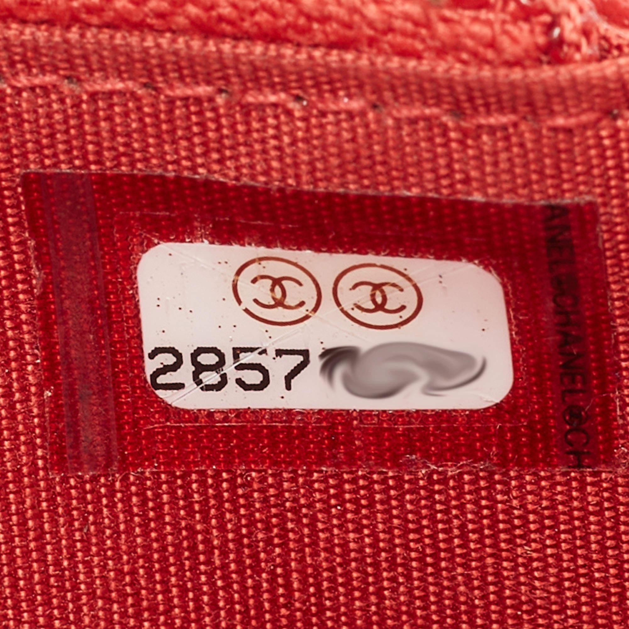 Chanel Red Quilted Leather 19 Zipped Wallet 5