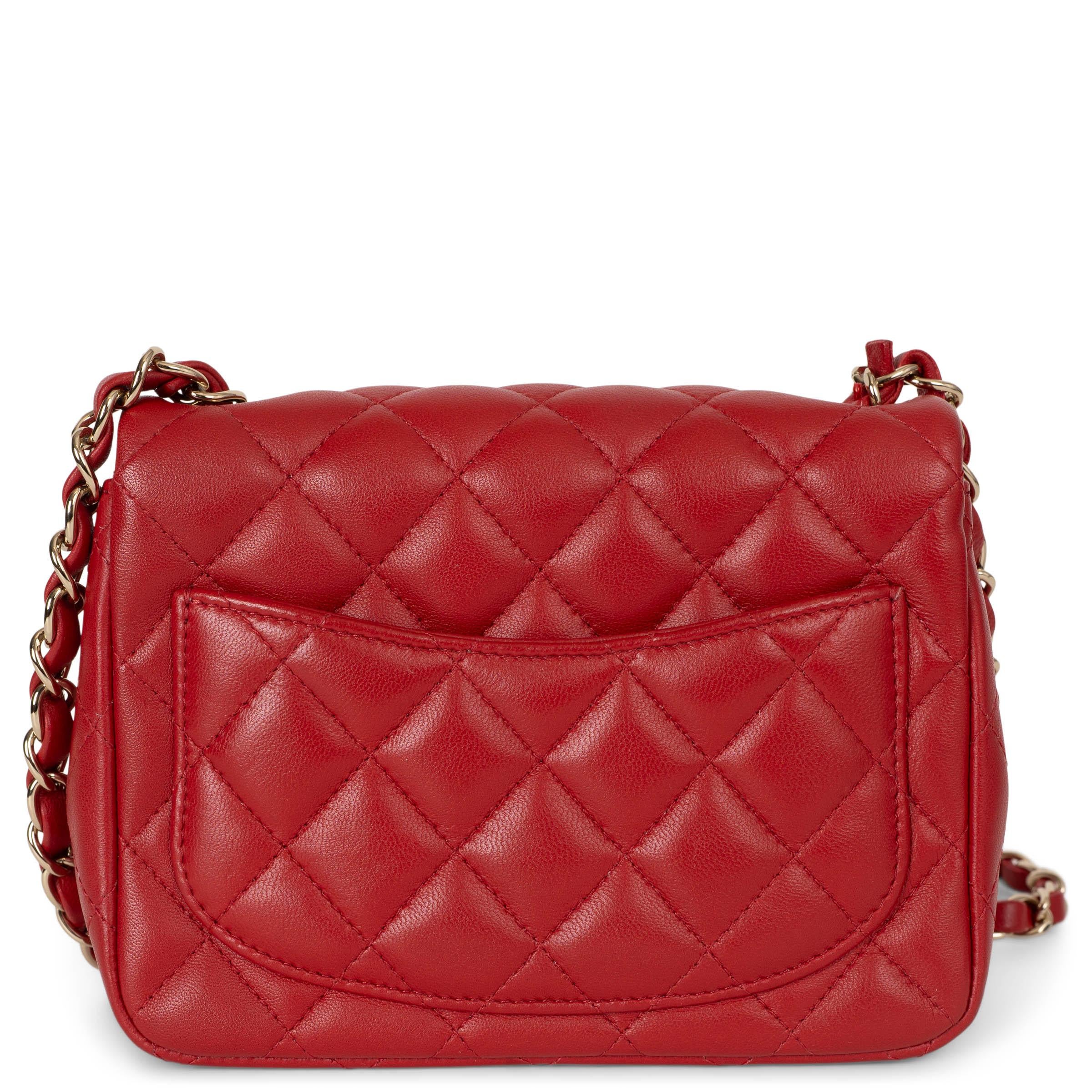 Rosso Chanel, borsa a tracolla in pelle trapuntata rossa 20S CLASSIC MINI SQUARE in vendita