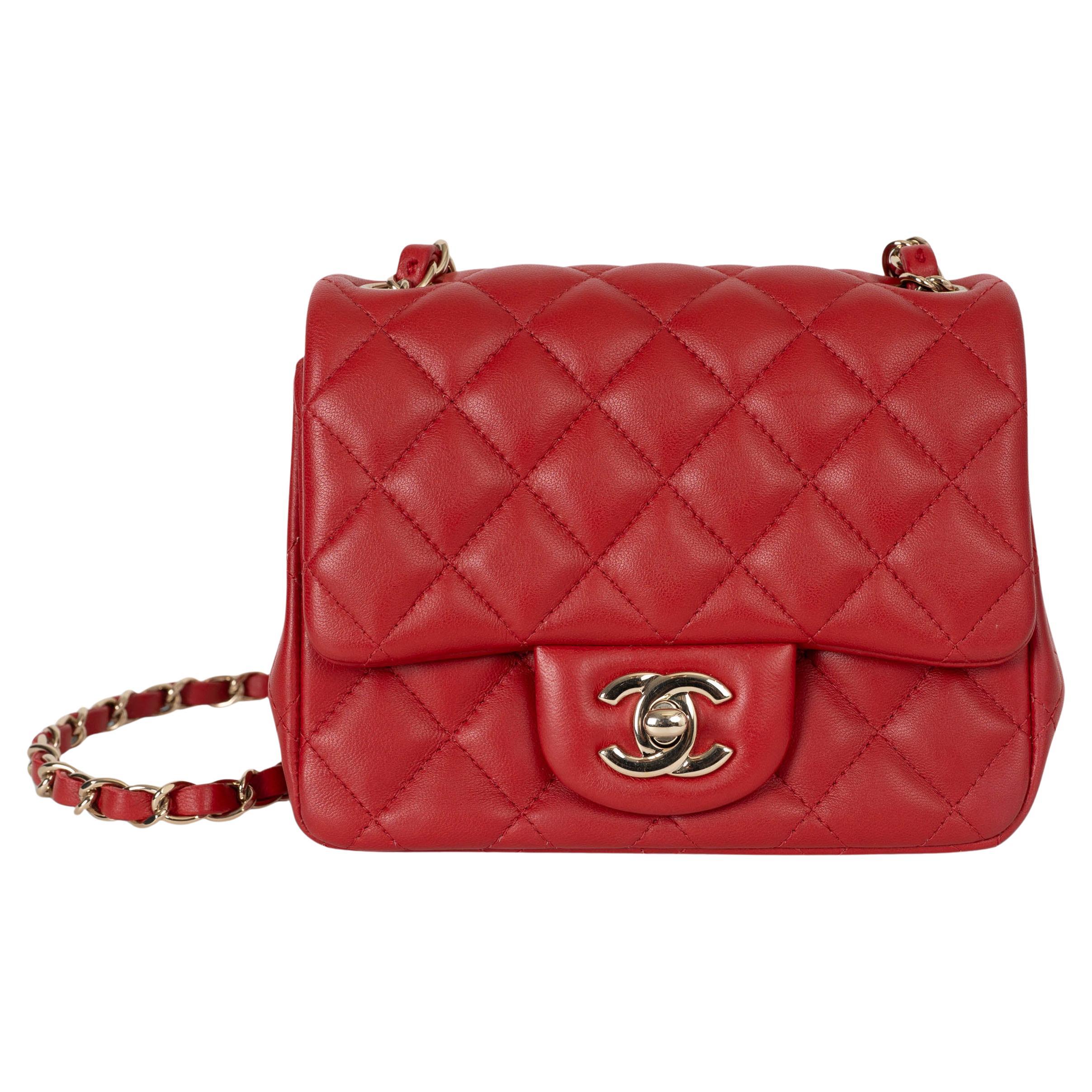 Chanel, borsa a tracolla in pelle trapuntata rossa 20S CLASSIC MINI SQUARE