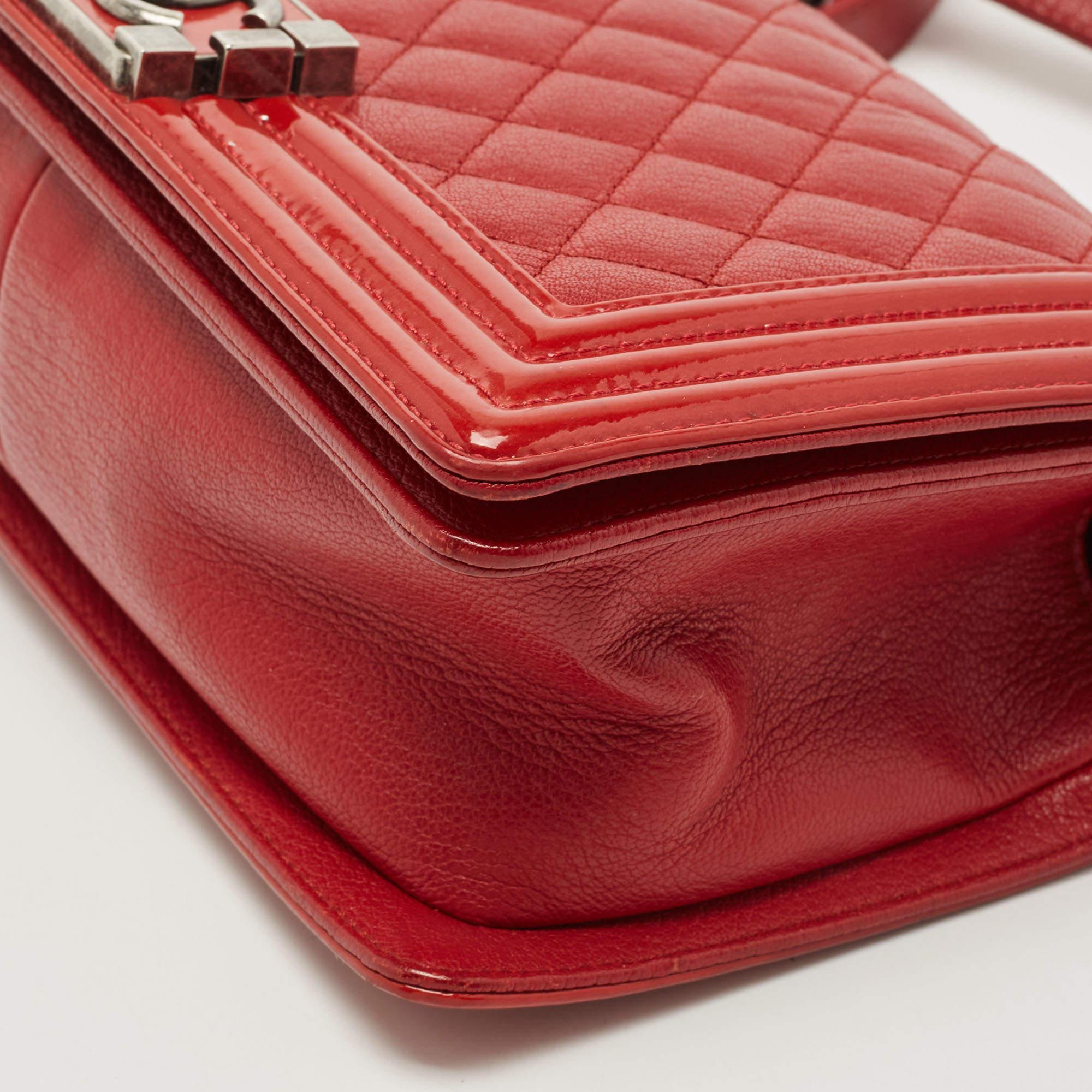 Chanel Red Quilted Leather and Patent Medium Boy Flap Bag For Sale 3