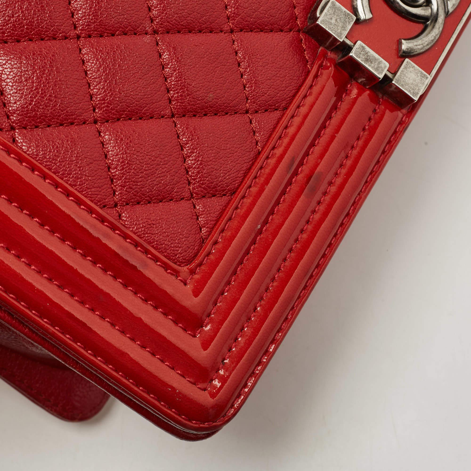 Chanel Red Quilted Leather and Patent Medium Boy Flap Bag For Sale 5