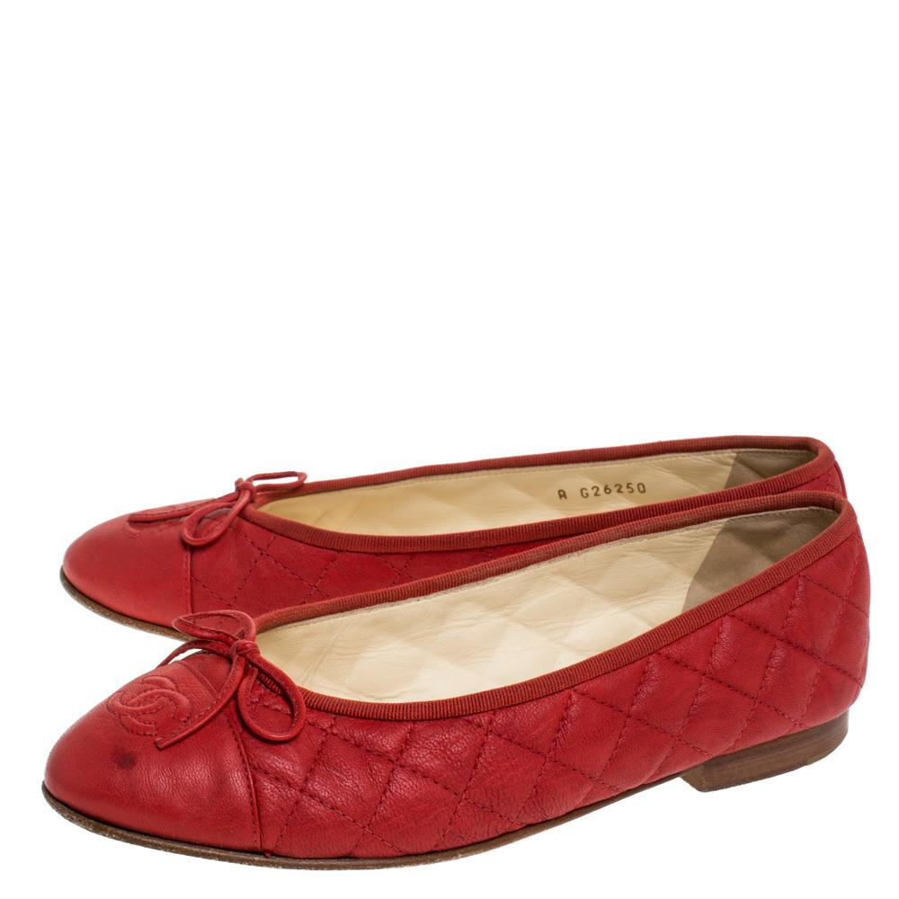 Women's Chanel Red Quilted Leather CC Ballet Flats Size 38.5