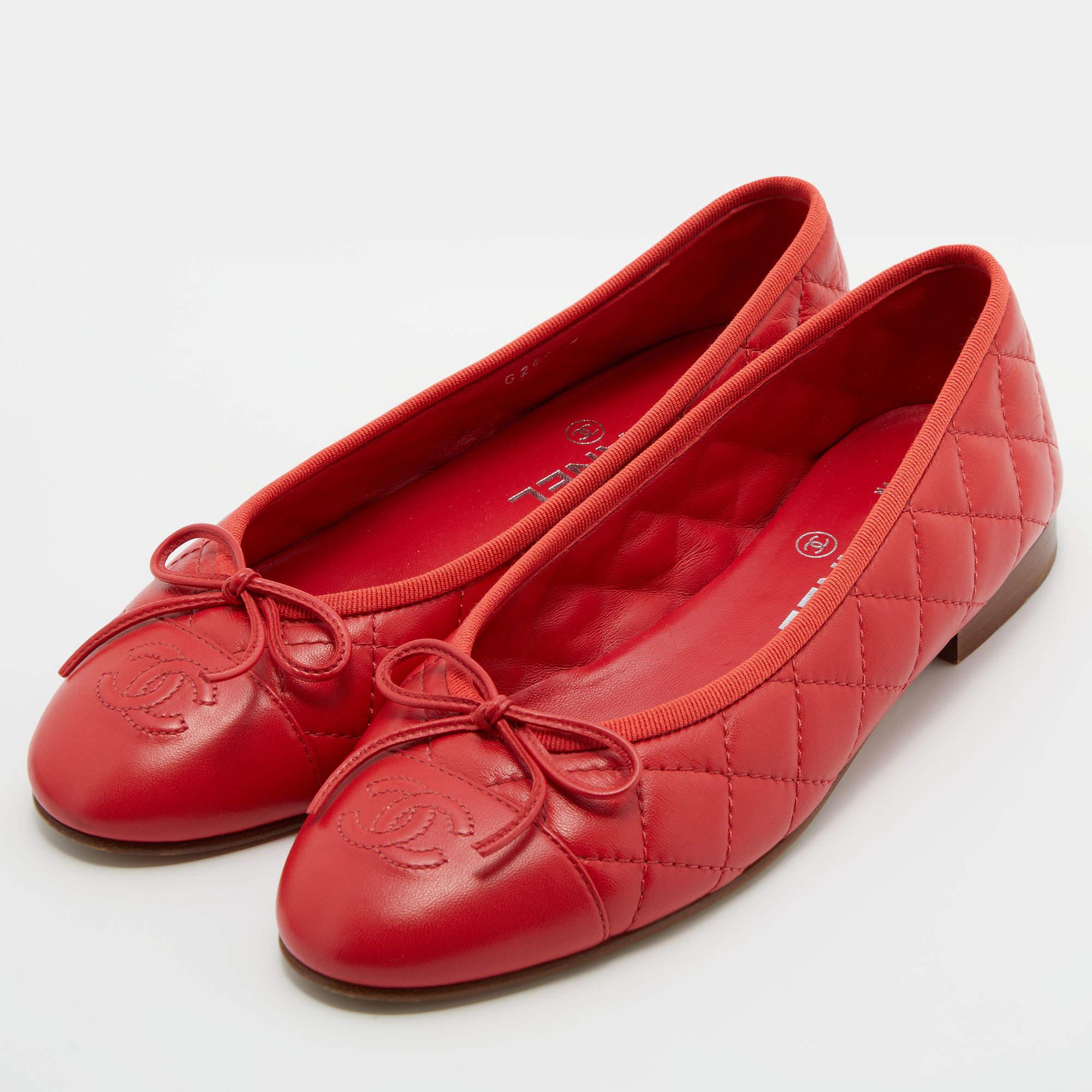 Women's or Men's Chanel Red Quilted Leather CC Bow Cap Toe Ballet Flats Size 37