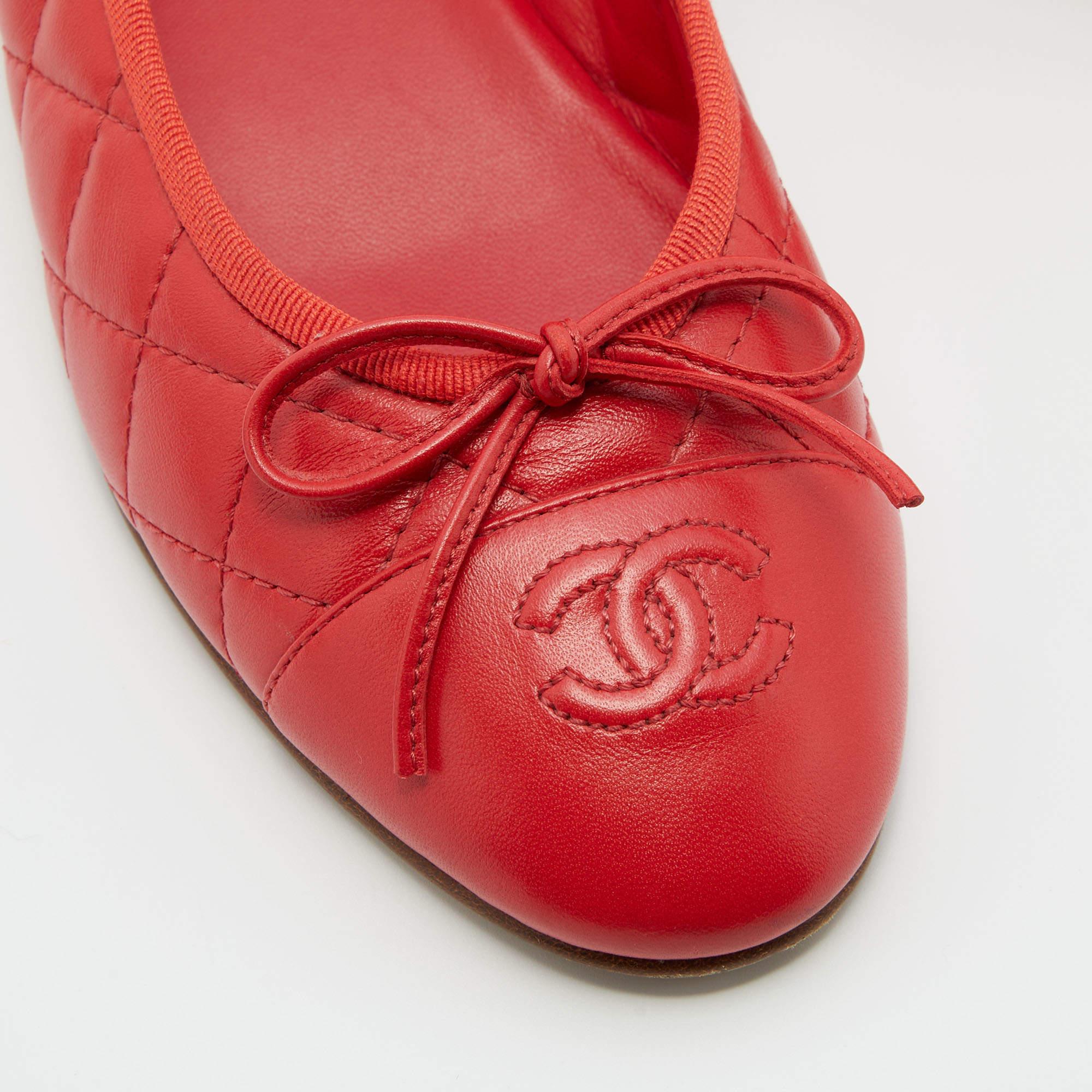 Chanel Red Quilted Leather CC Bow Cap Toe Ballet Flats Size 37 2