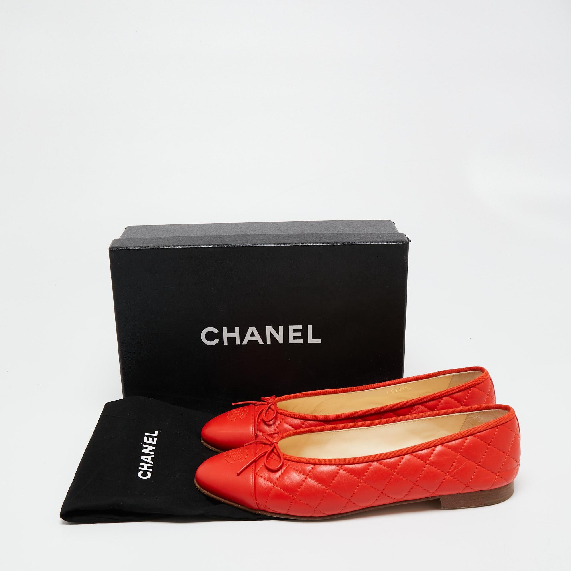 Chanel Red Quilted Leather CC Bow Cap Toe Ballet Flats Size 42 1