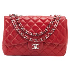 Chanel - Sac à rabat simple classique Jumbo en cuir matelassé rouge