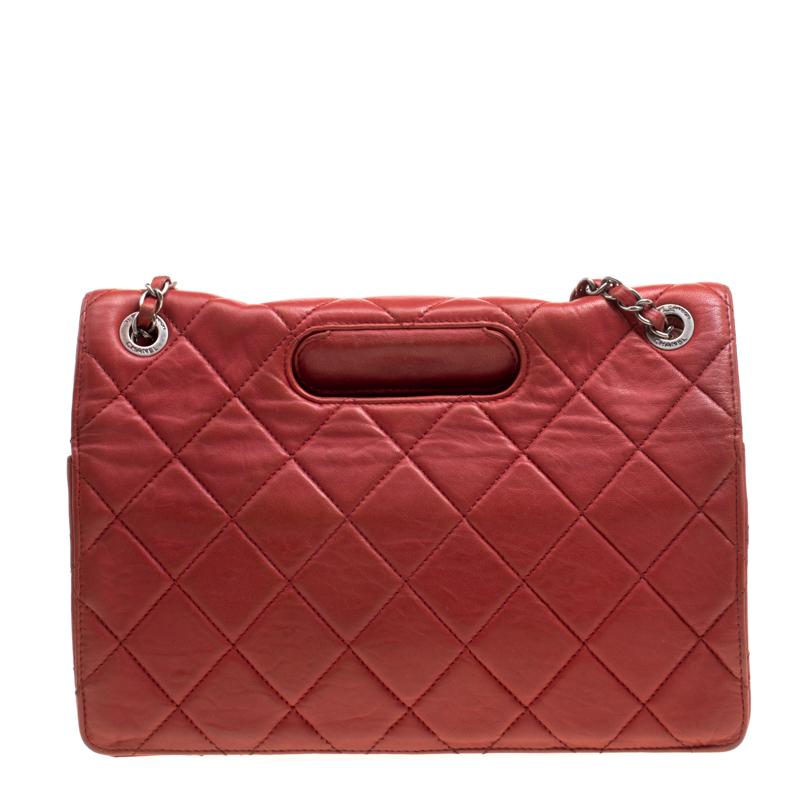 Chanel Red Quilted Leather Jumbo Takeaway Flap Bag In Good Condition In Dubai, Al Qouz 2