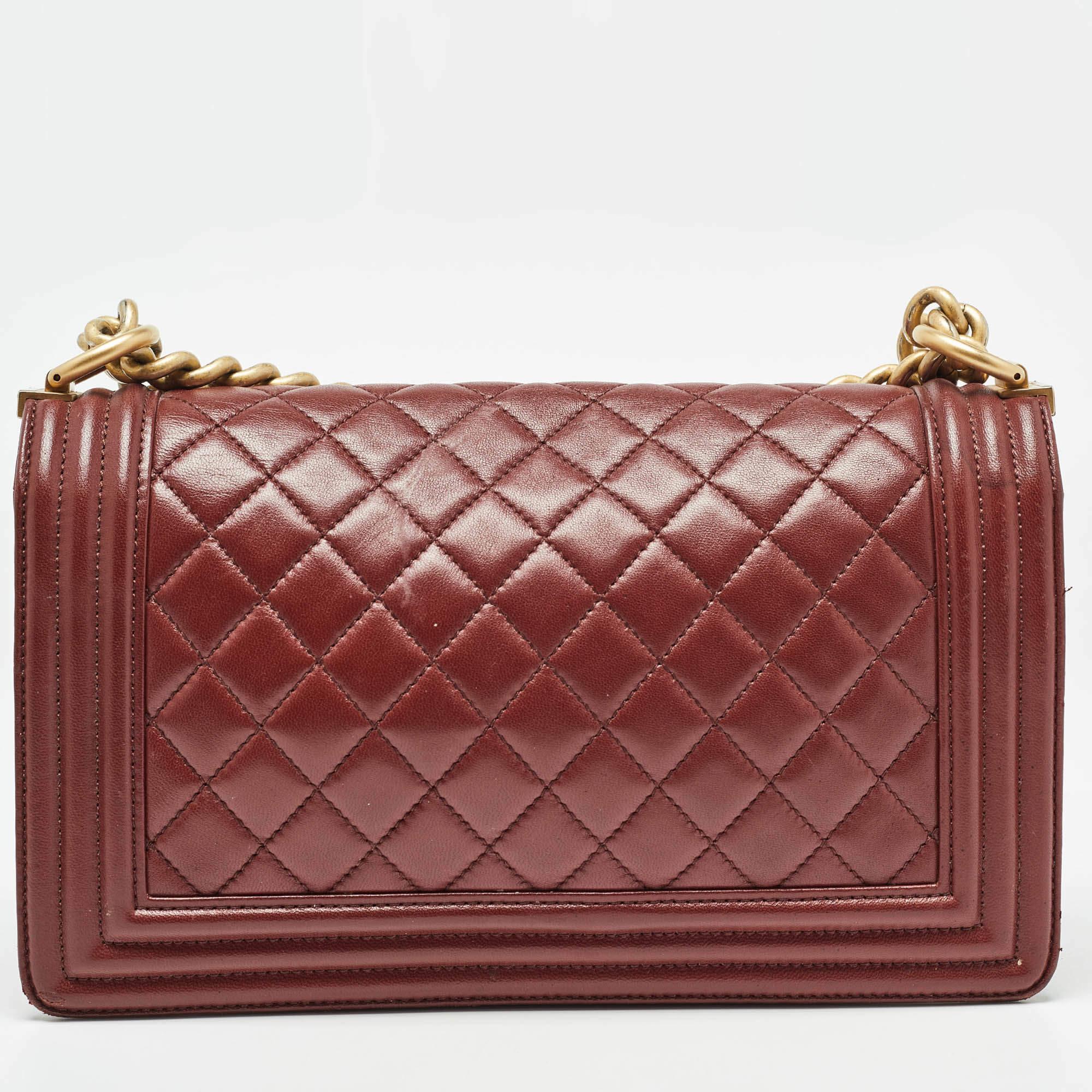 Chanel Red Quilted Leather Medium Boy Flap Bag In Good Condition For Sale In Dubai, Al Qouz 2