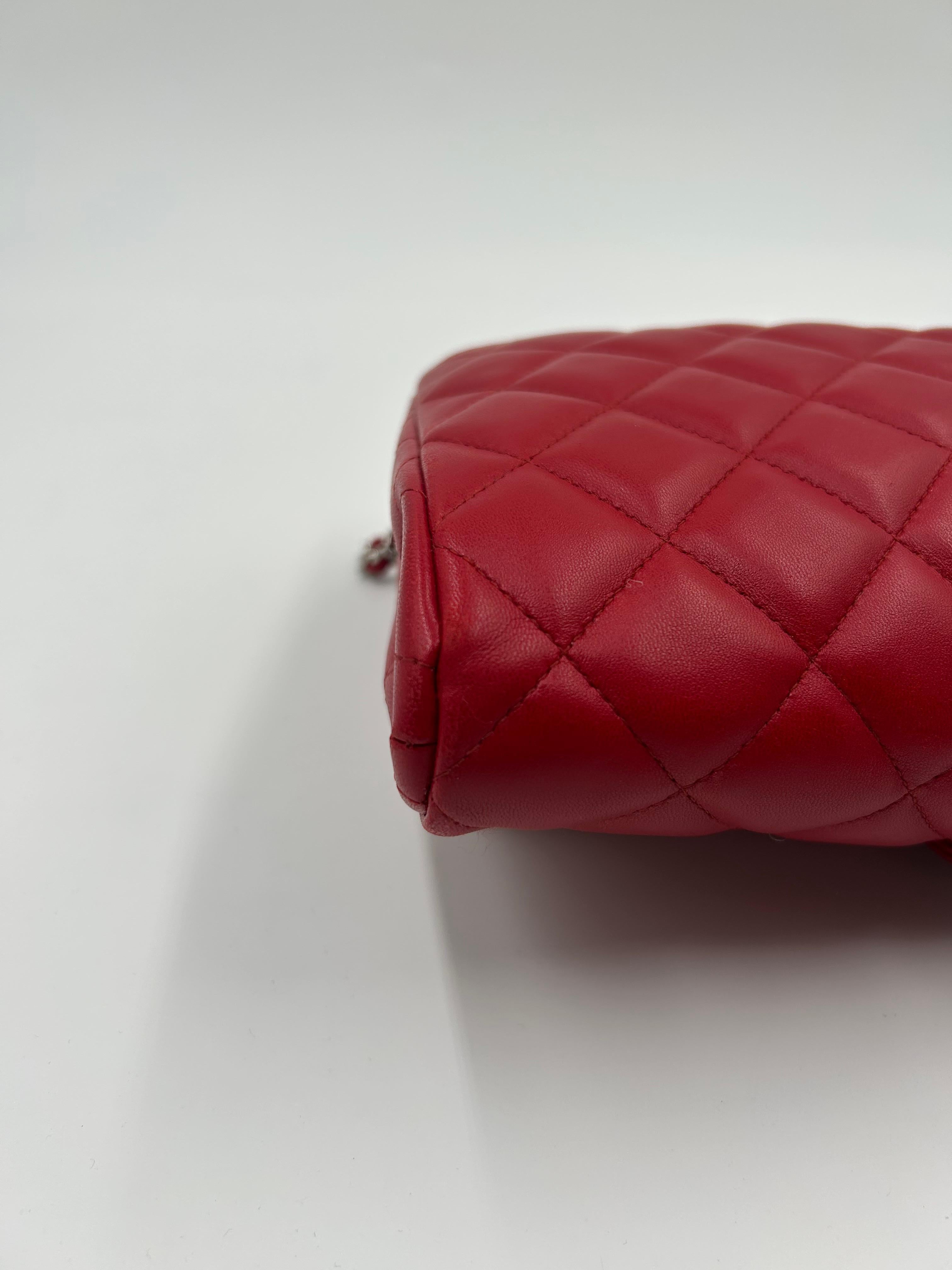 Chanel Rotes gestepptes Leder Neue Clutch Tasche 2013 im Angebot 1