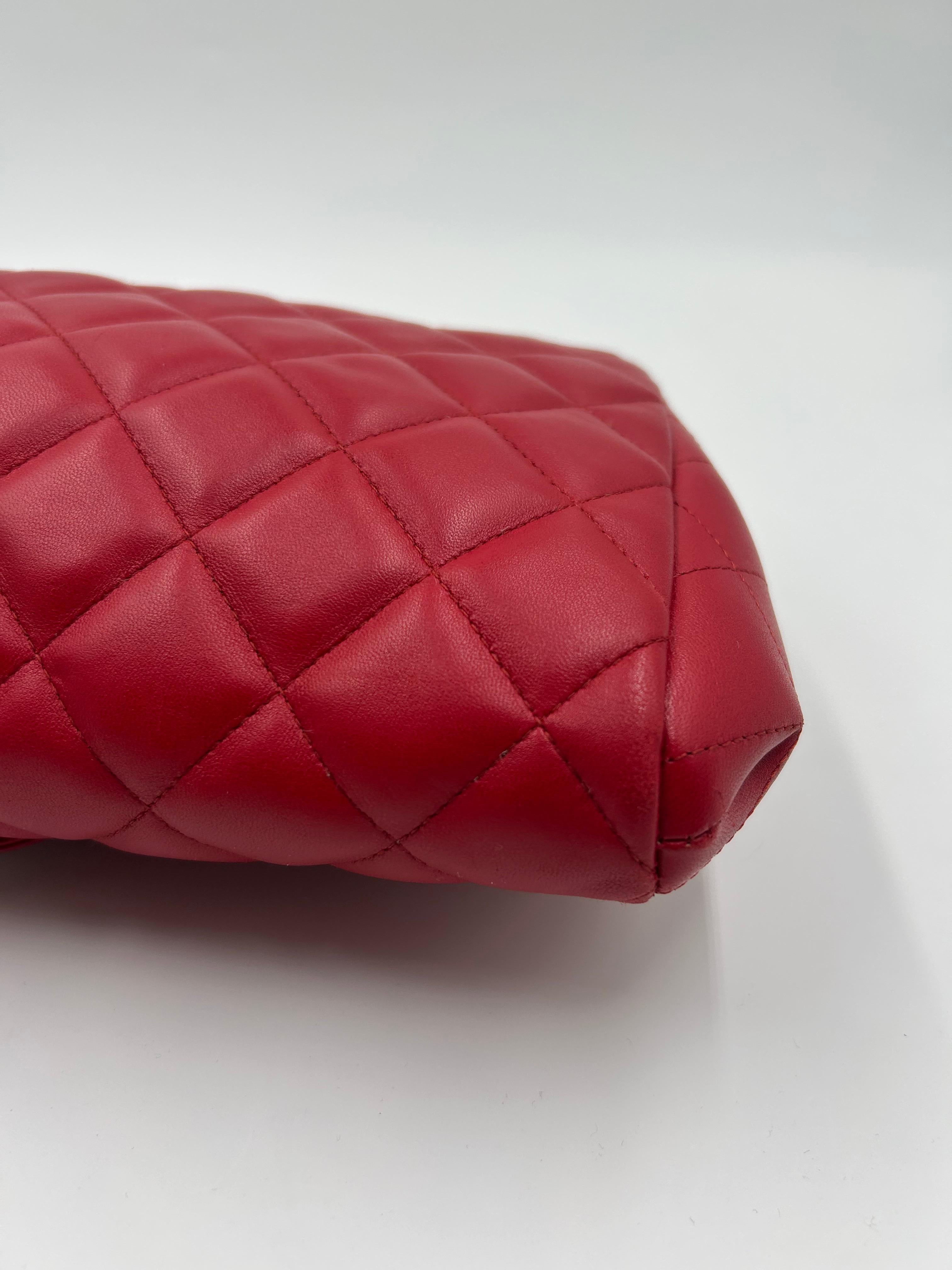 Chanel Rotes gestepptes Leder Neue Clutch Tasche 2013 im Angebot 2