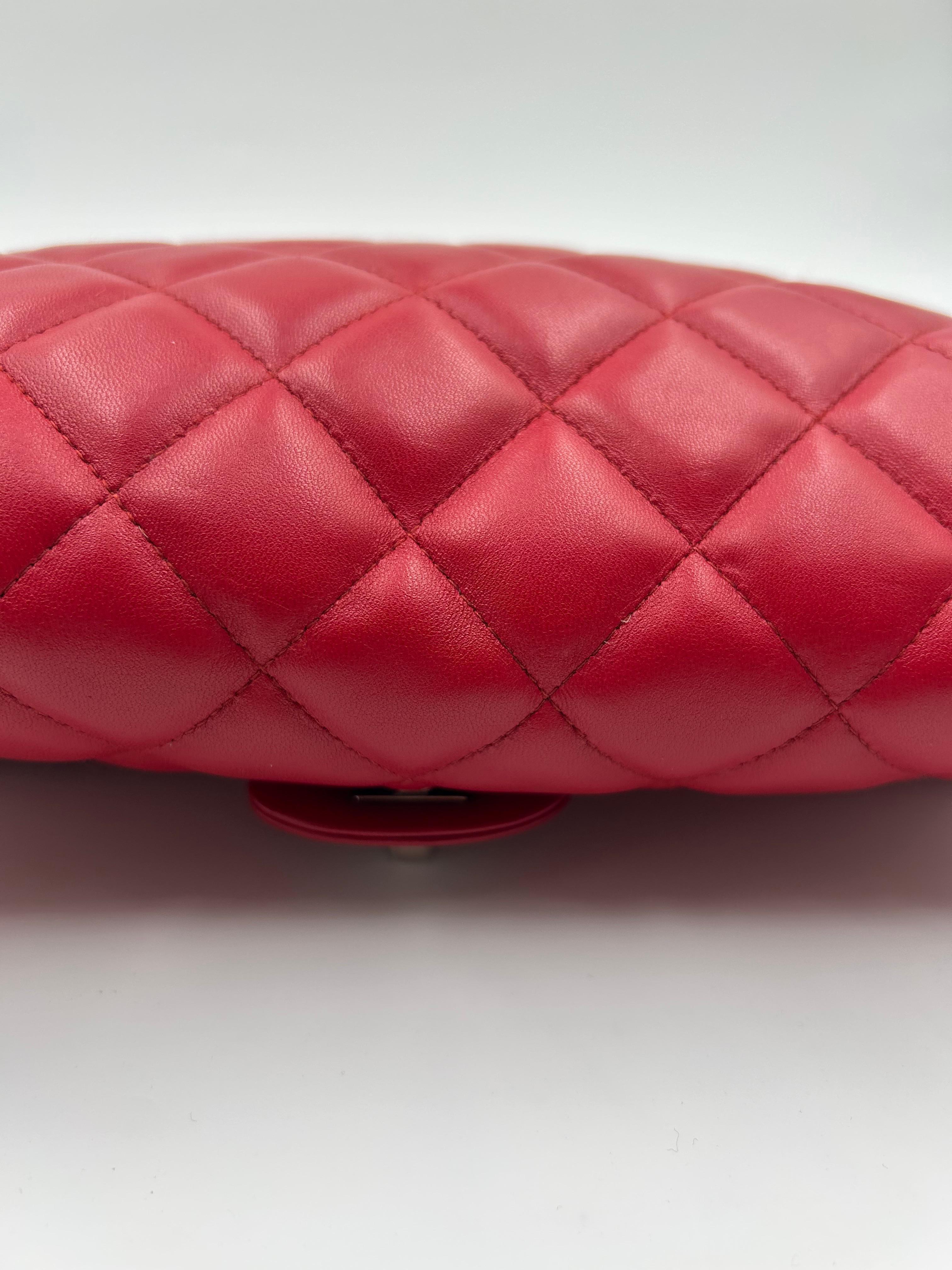 Chanel Rotes gestepptes Leder Neue Clutch Tasche 2013 im Angebot 3