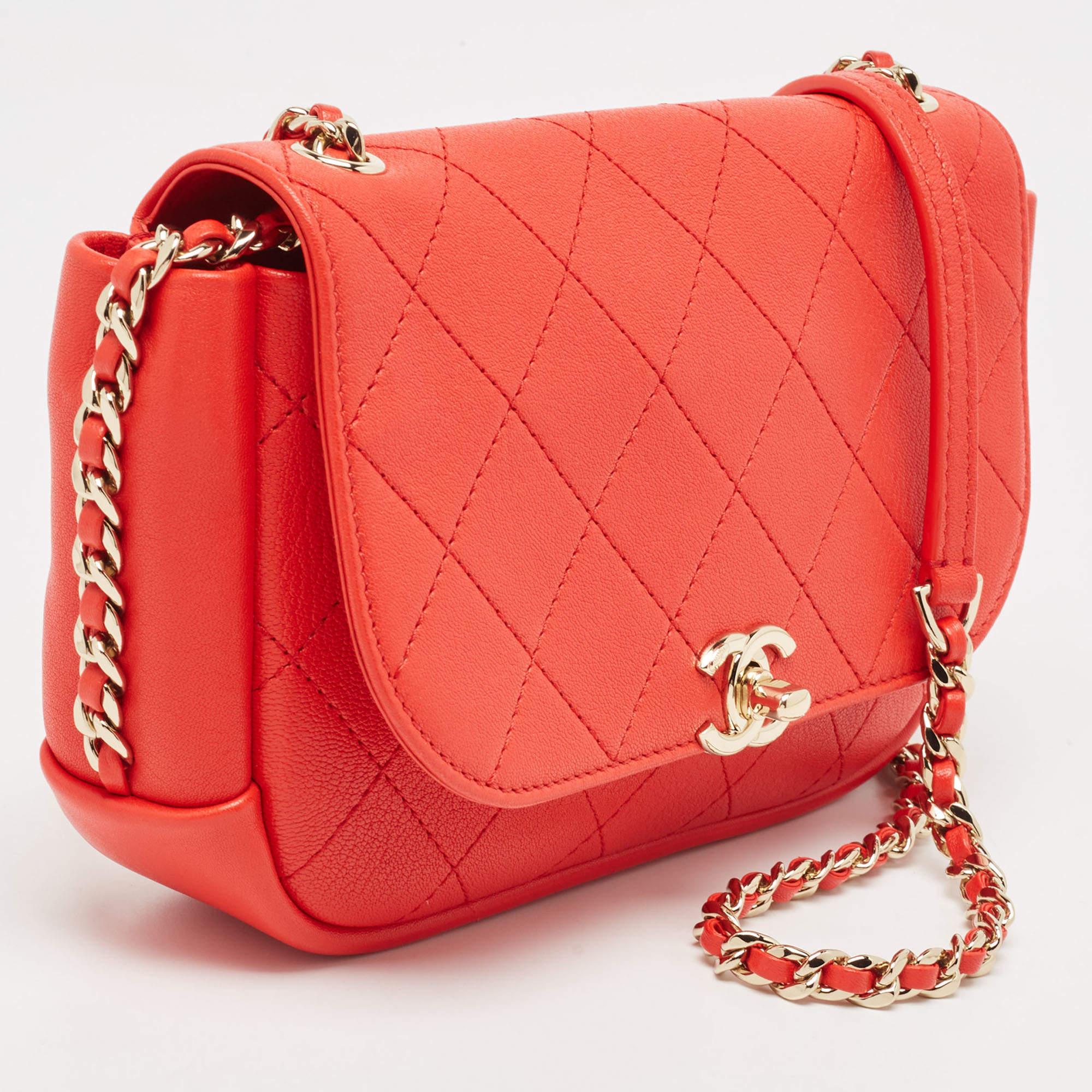 Chanel Red Quilted Leather Small Casual Trip Flap Bag In Excellent Condition For Sale In Dubai, Al Qouz 2